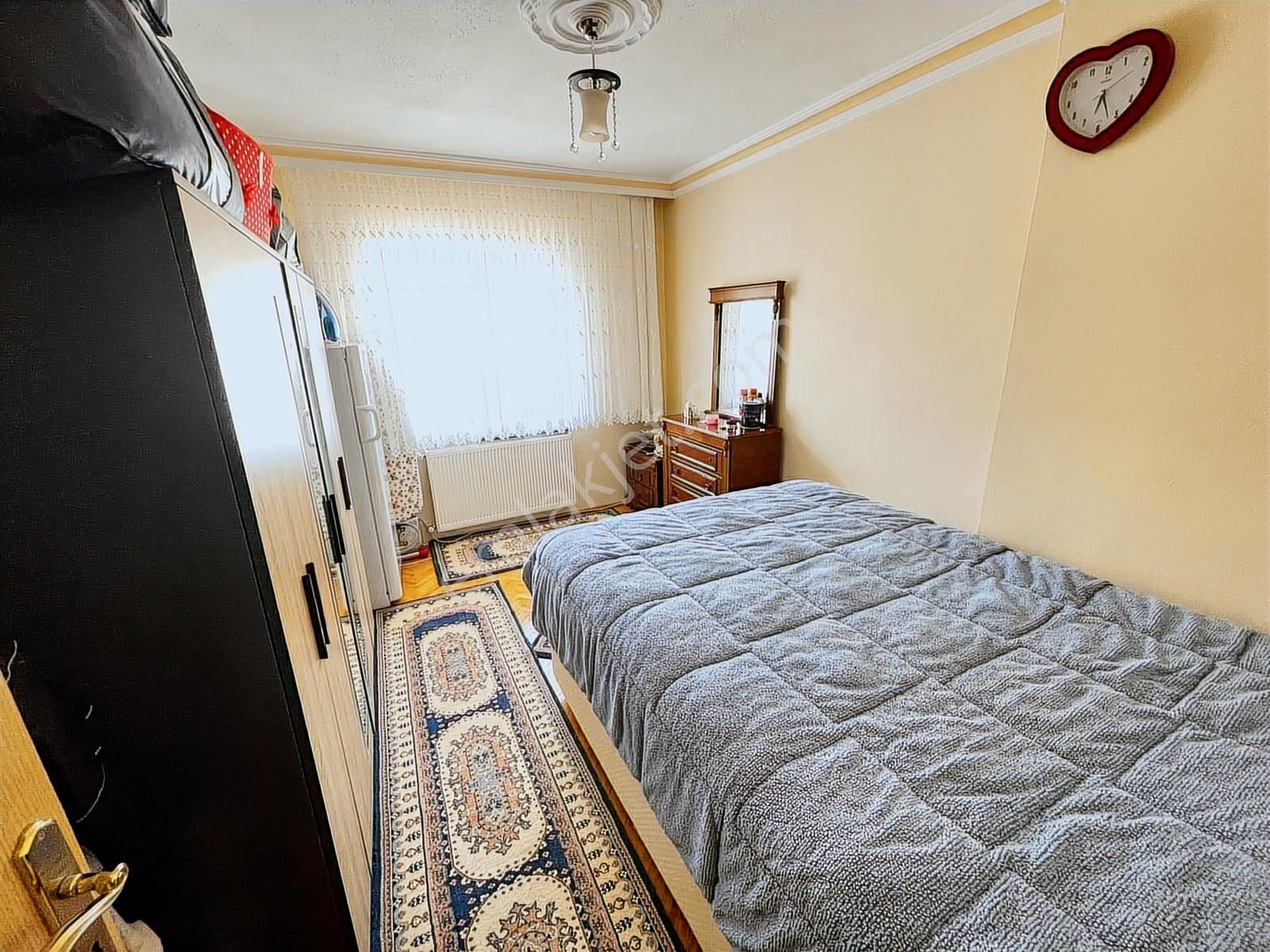 Marka,dan Köroğlu Parkı Yakını Cadde Üzeri 3.kat Ön Cephe** - Görsel 16