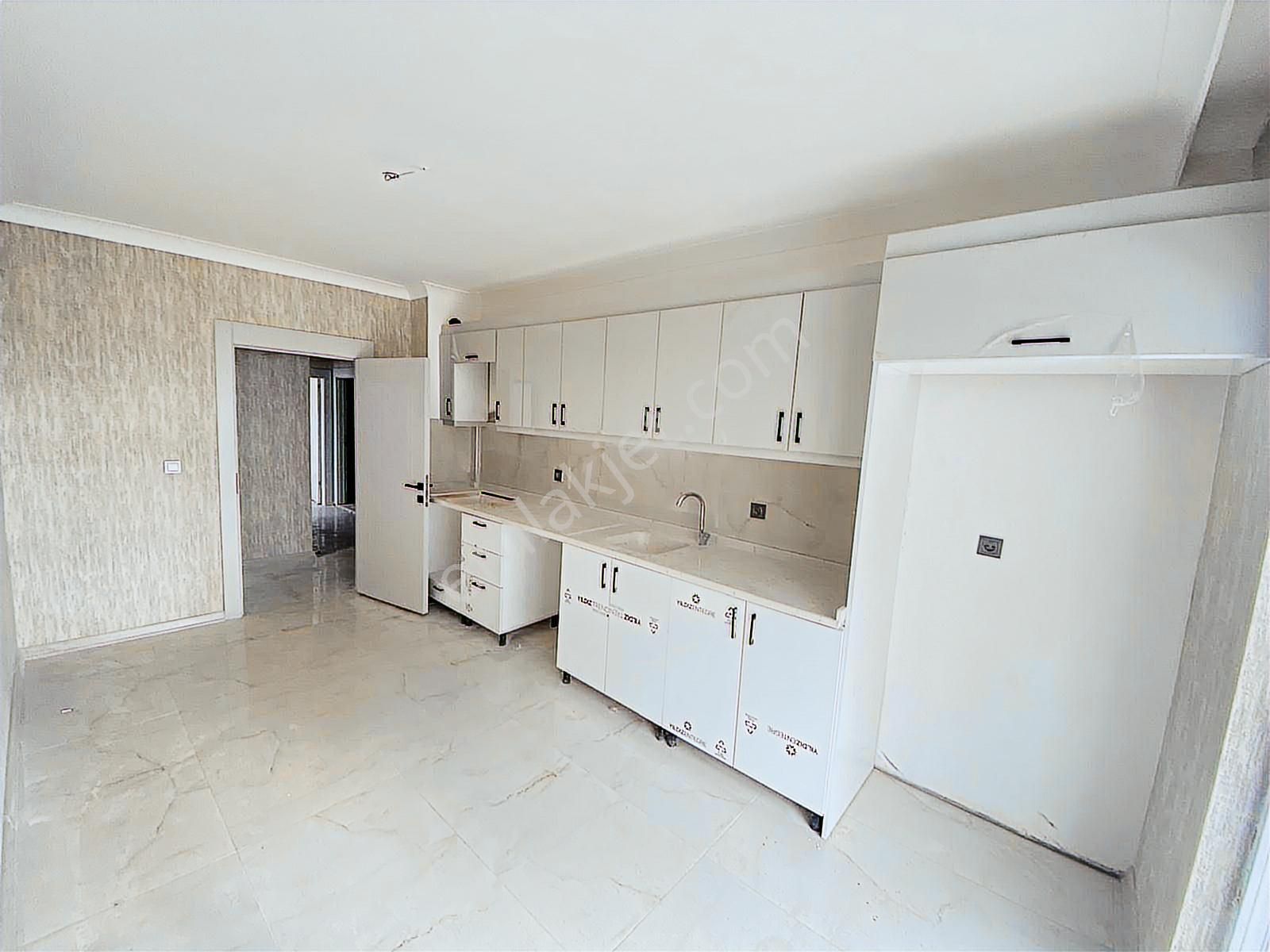 Marka Gayrimenkul,den Sıfır Merkezi Yerde 4. Katta Daire - Görsel 14