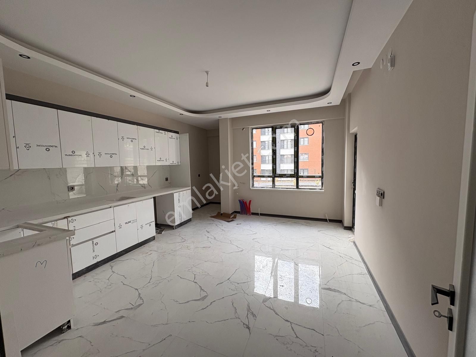 Marka Gayrimenkul,den Giriş Giyinme Odalı 2+1 Sıfır Daire