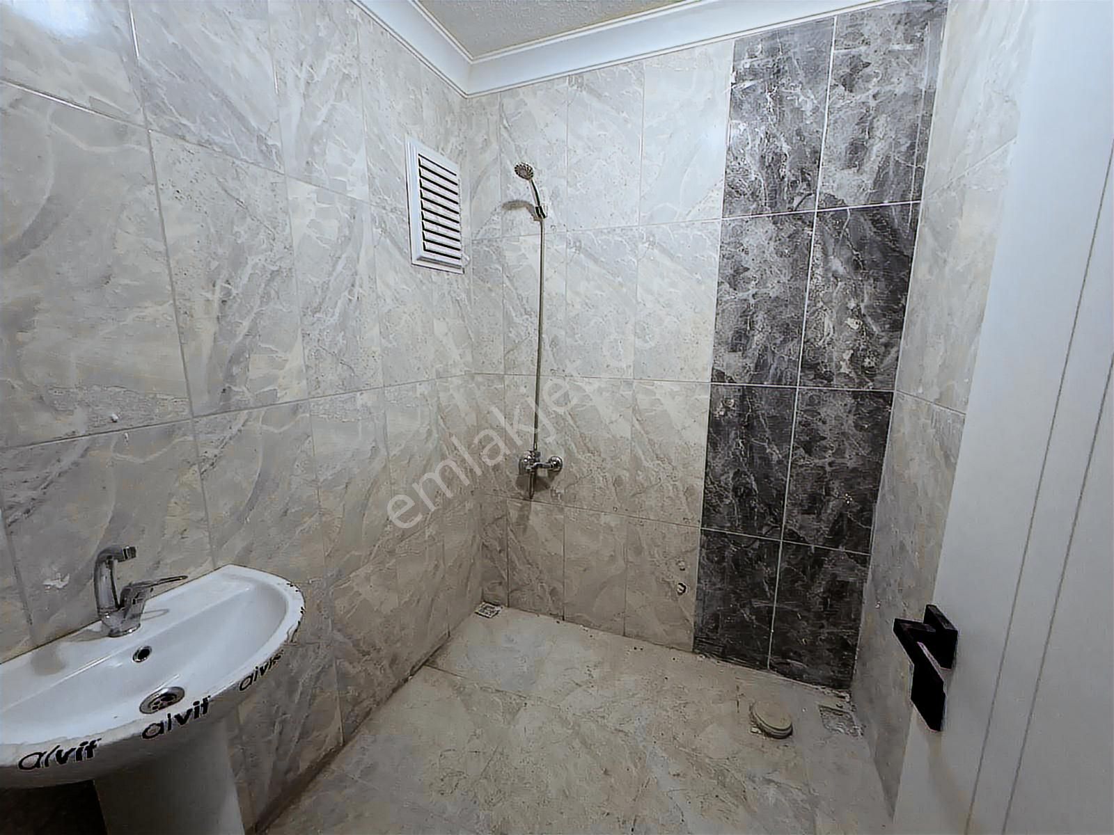 Marka Gayrimenkul,den Sıfır Teras Balkonlu 3+1 Daire - Görsel 9