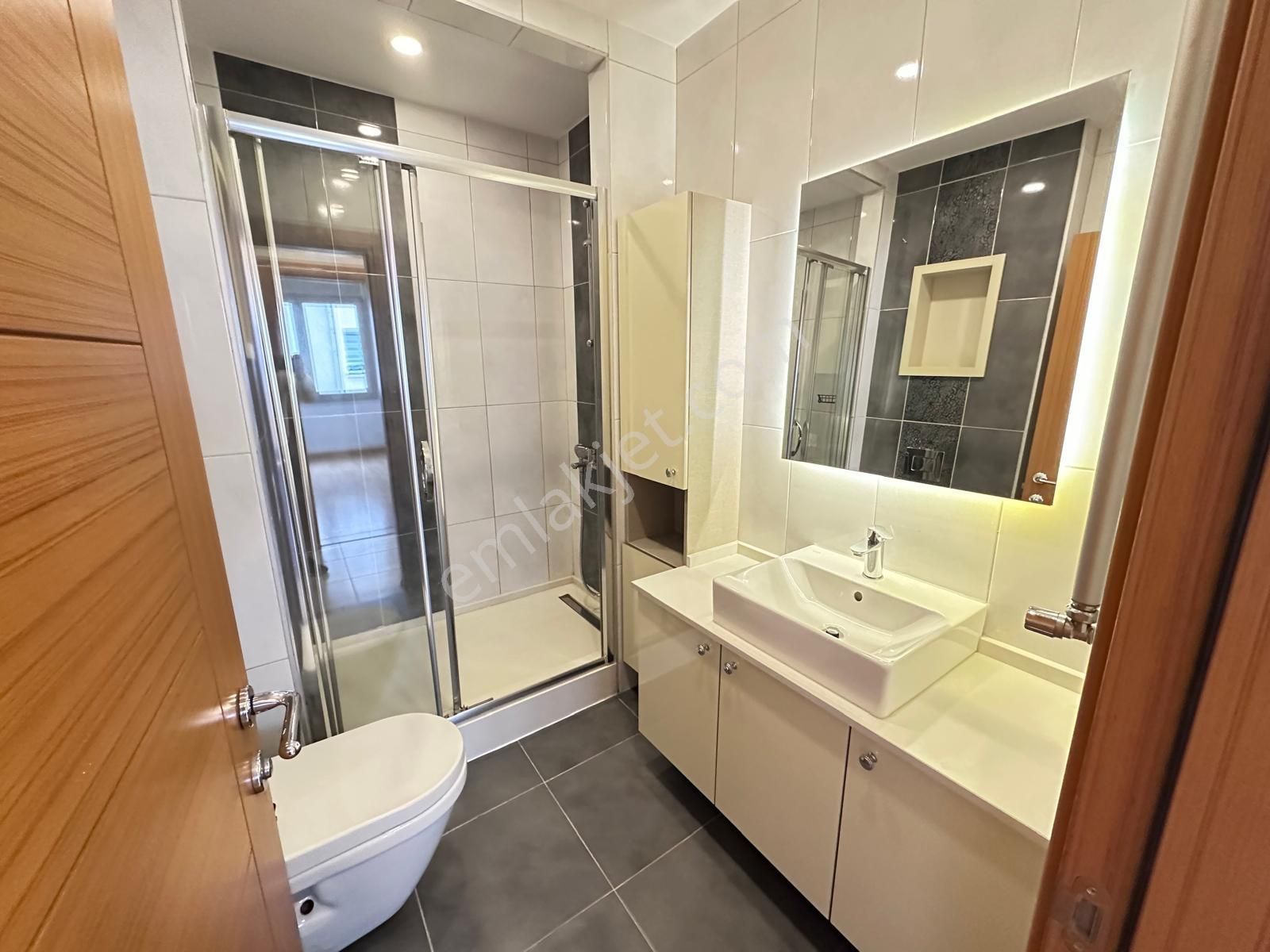 Suadiye'de 3+1 Net 105 M2 Prestijli Binada Fırsat Boş Daire - Görsel 13