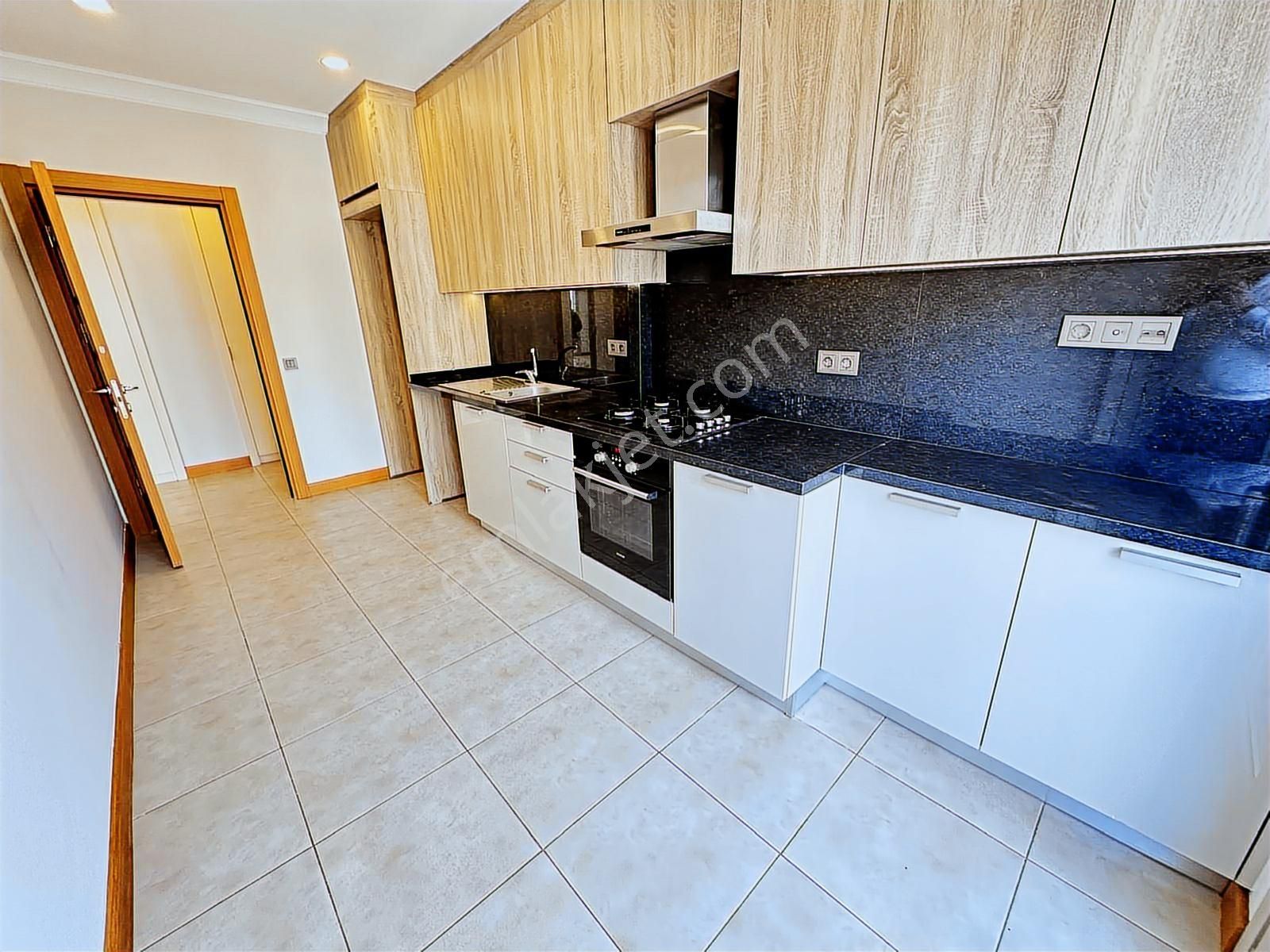 Suadiye'de 3+1 Net 105 M2 Prestijli Binada Fırsat Boş Daire - Görsel 7