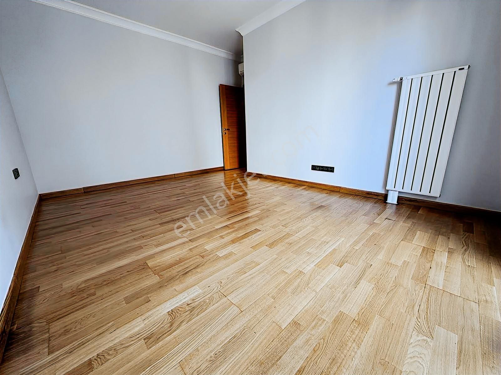 Suadiye'de 3+1 Net 105 M2 Prestijli Binada Fırsat Boş Daire - Görsel 17