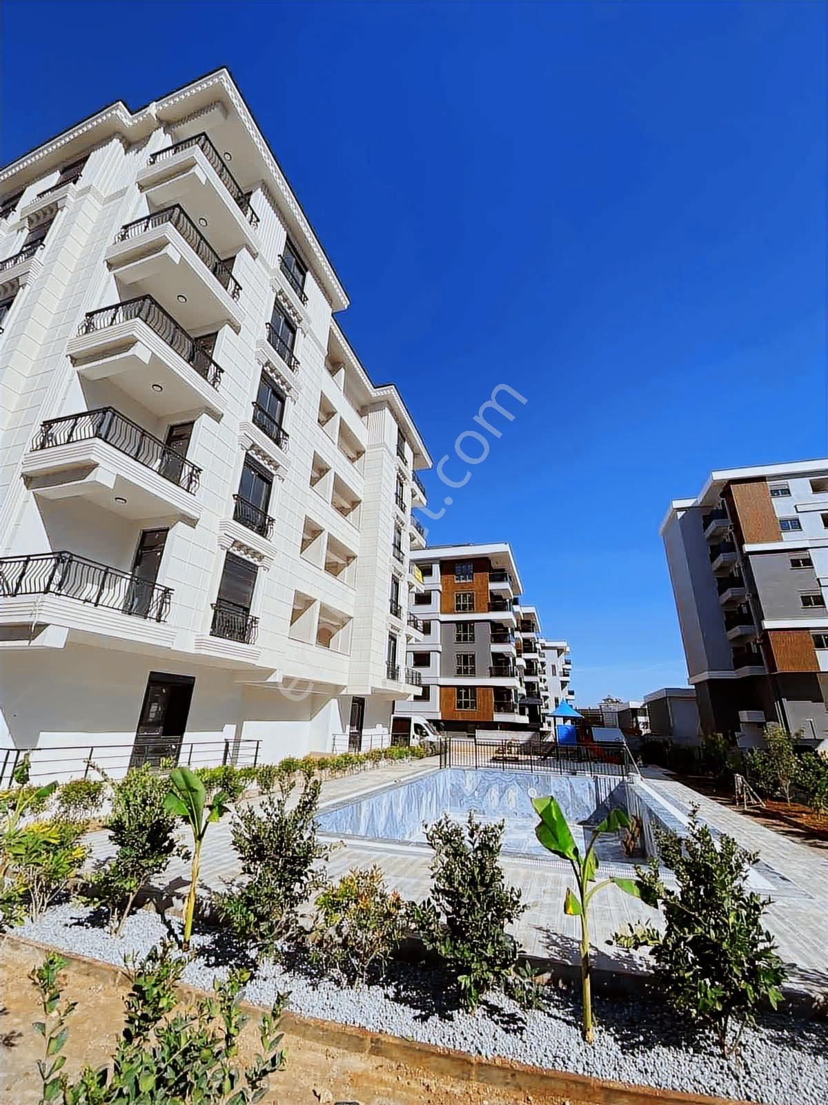 Kelepirr!! V. Aydoğmuş Mah Havuzlu 2+1 Ara Kat Sıfır İskanlı