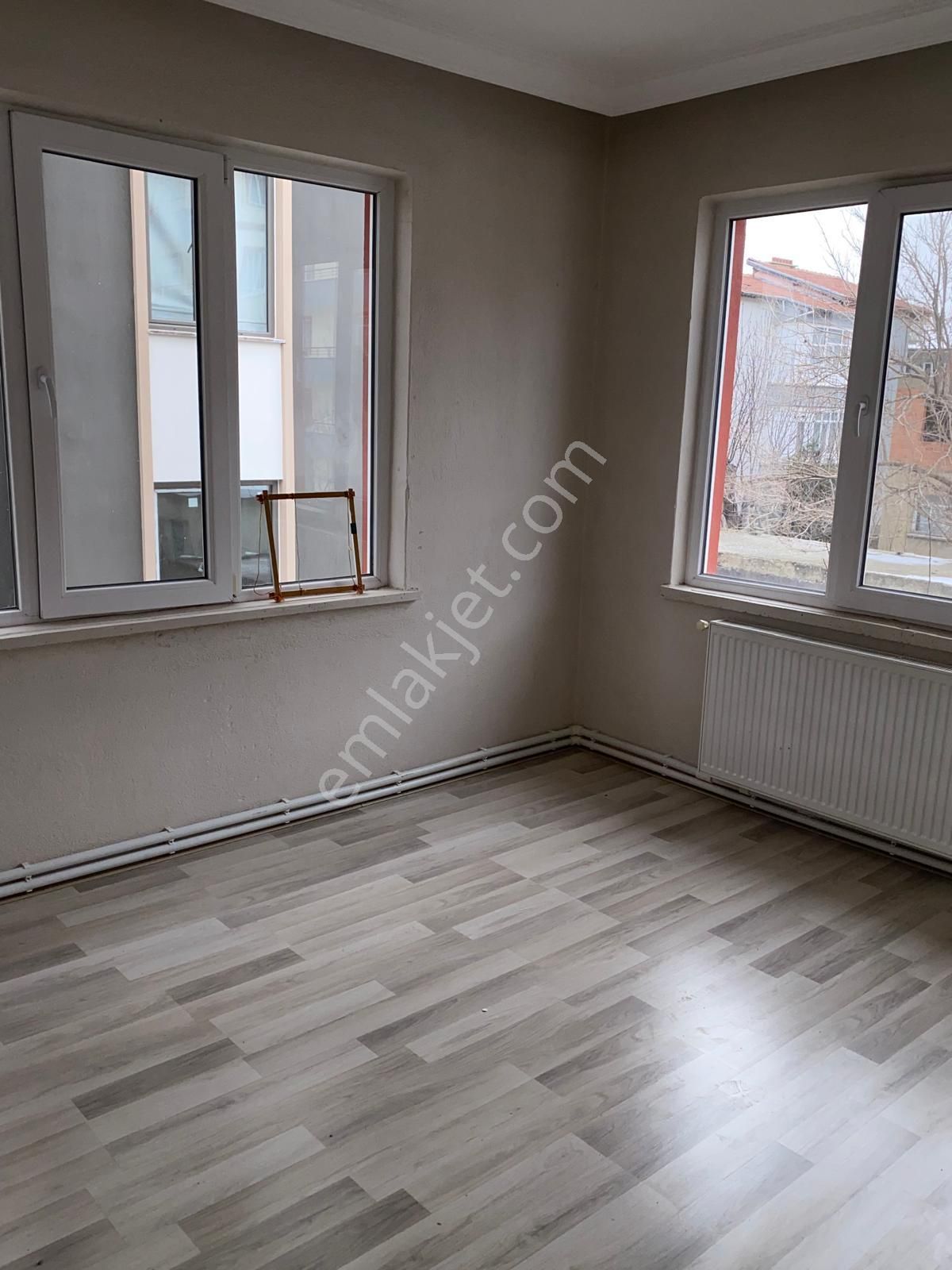Sücüllü Emlaktan Kiralık 3 + 1 Özel Park Hastanesi Yakını İki Katlı Mütakil Daire - Görsel 8