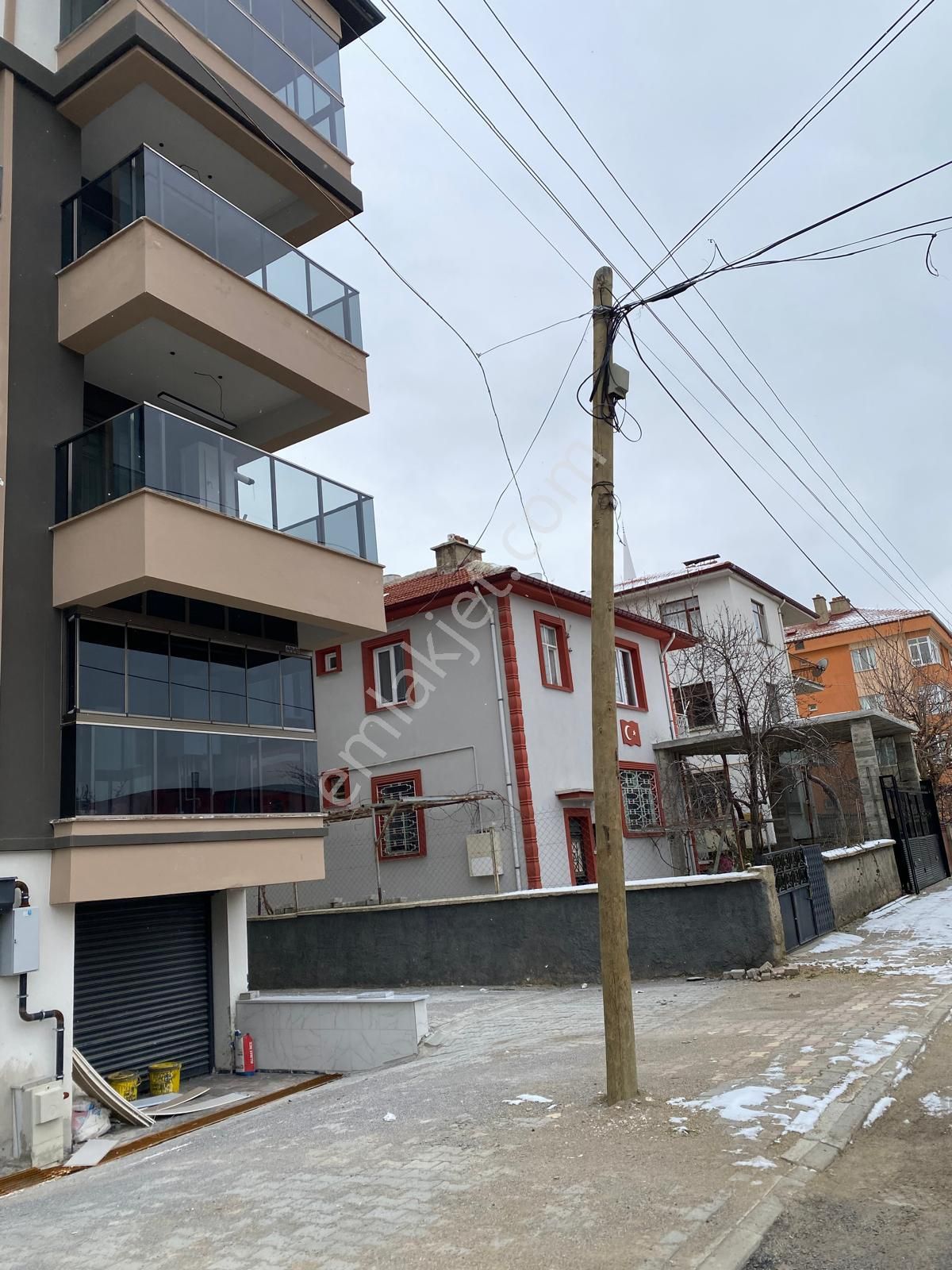 Sücüllü Emlaktan Kiralık 3 + 1 Özel Park Hastanesi Yakını İki Katlı Mütakil Daire - Görsel 23