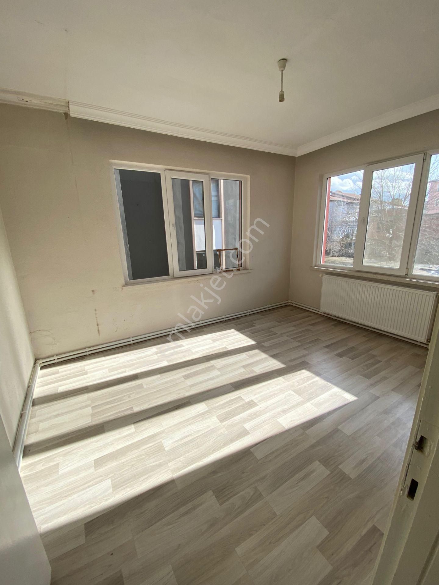 Sücüllü Emlaktan Kiralık 3 + 1 Özel Park Hastanesi Yakını İki Katlı Mütakil Daire - Görsel 16