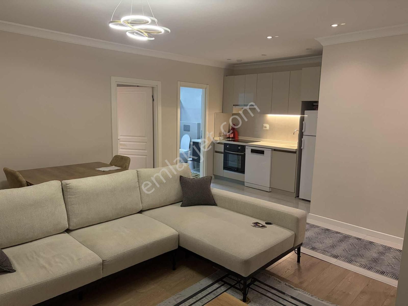 Dikimevi Metrosu Yakını Hastaneler Bölgesinde Mobilyalı 1+1