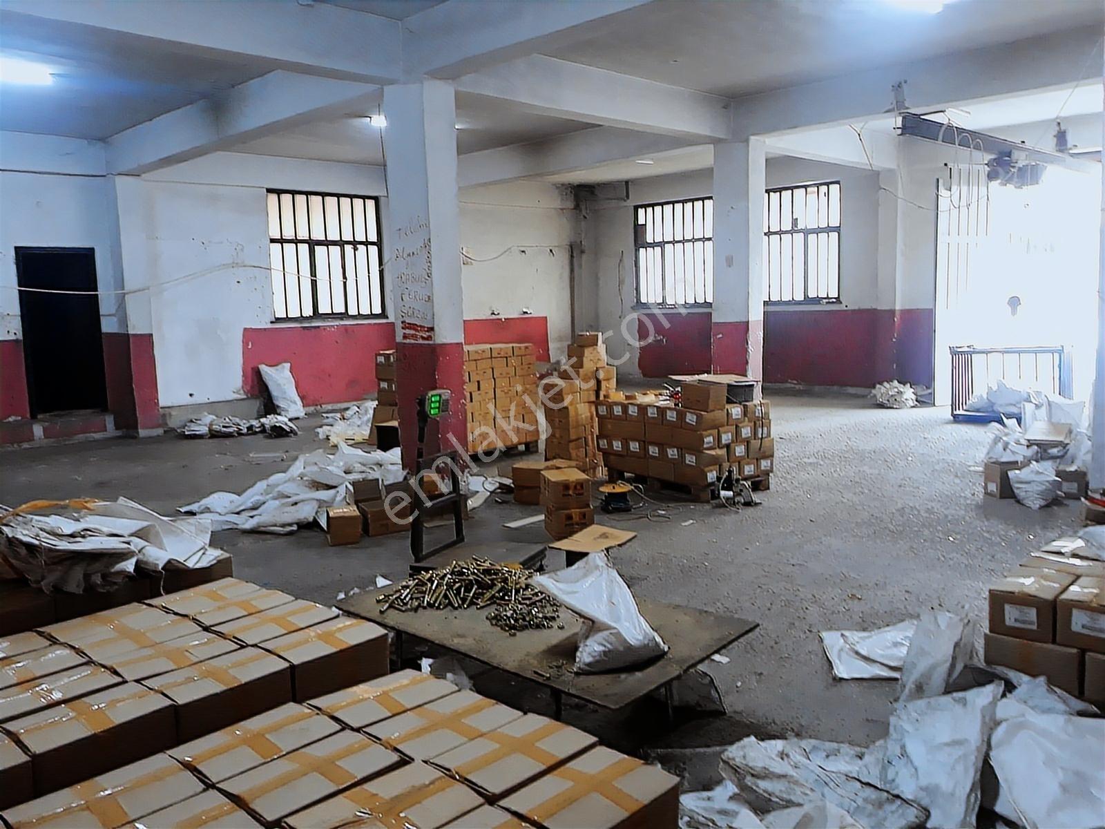 İkitelli Org.de Kiralık 250 M2 Girişüstü Hazır Atölye - Görsel 2
