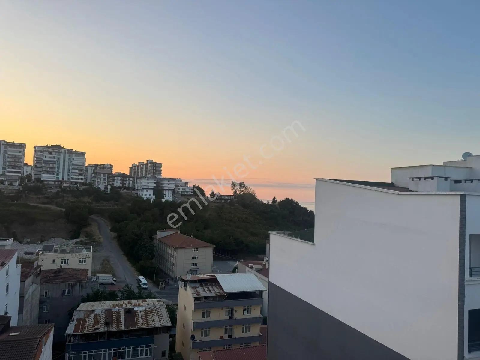 Samsun İlkadım Baruthane Amisos Tepesi Karşısı 4+1 Temiz 120 M2 - Görsel 3