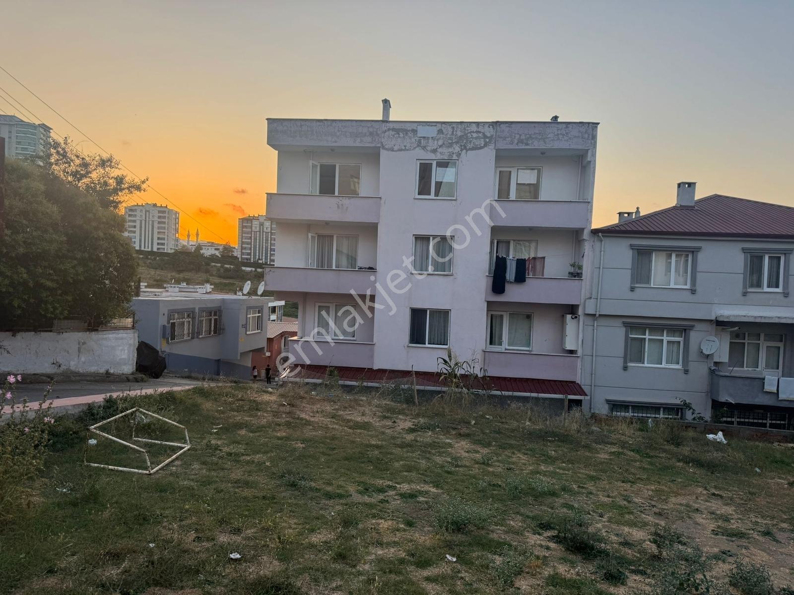 Samsun İlkadım Baruthane Amisos Tepesi Karşısı 4+1 Temiz 120 M2 - Görsel 11