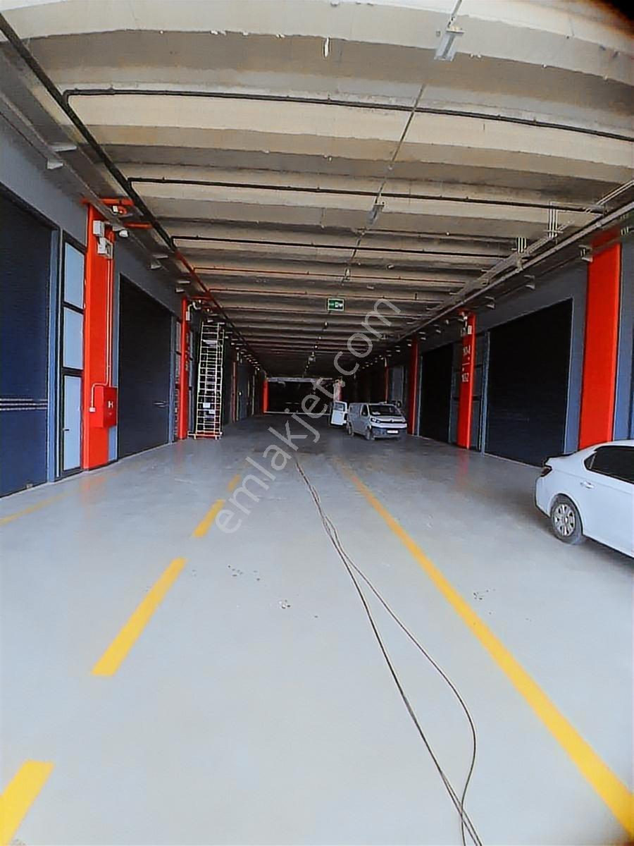İkitelli Organize Sanayi Bölgesi Satılık 200 M2 Tır Kamyon Yakla - Görsel 2