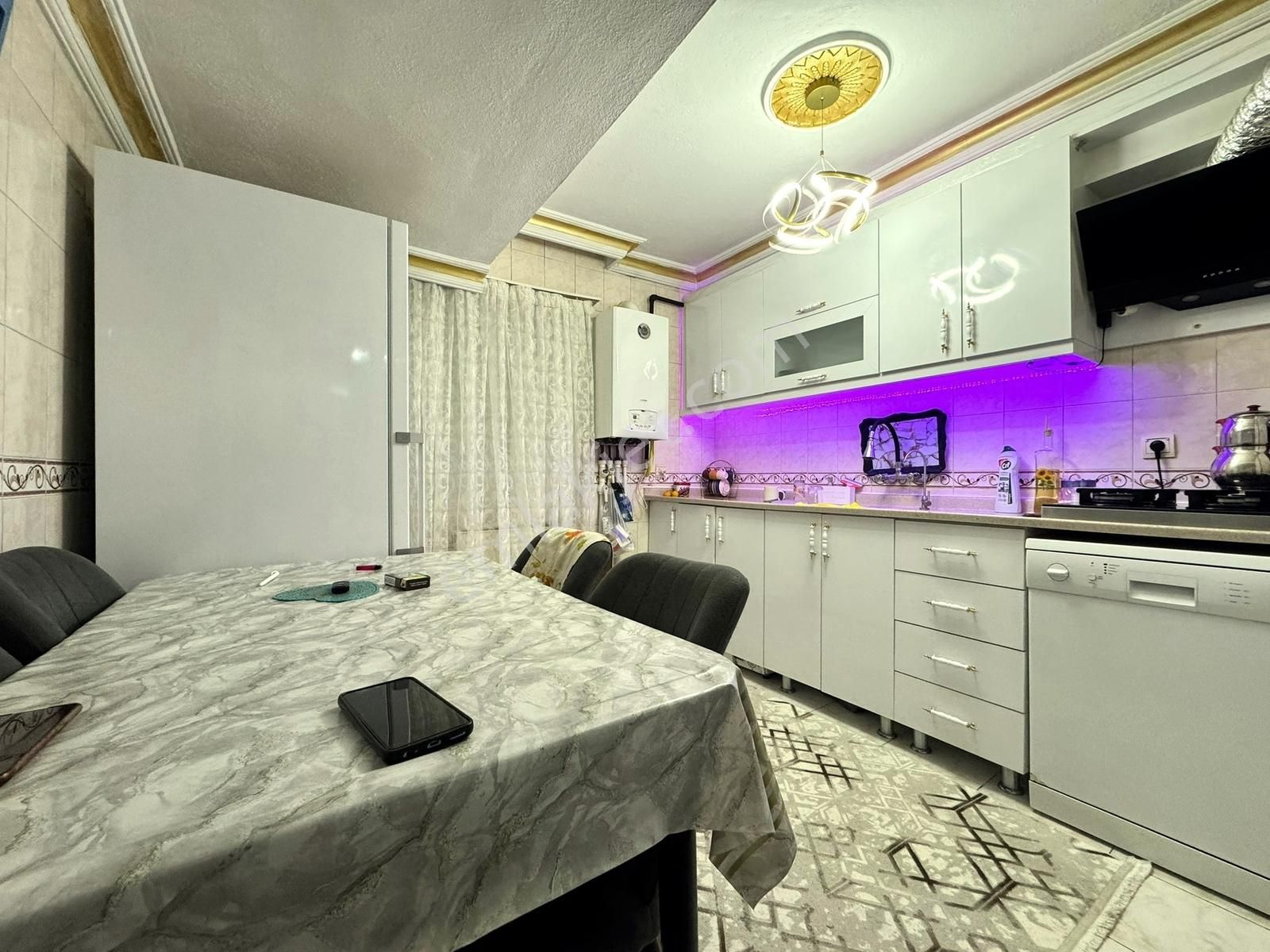 Atapark Göbek De Çarşı Pazar İçi İskanlı 2+1 Satılık Daire