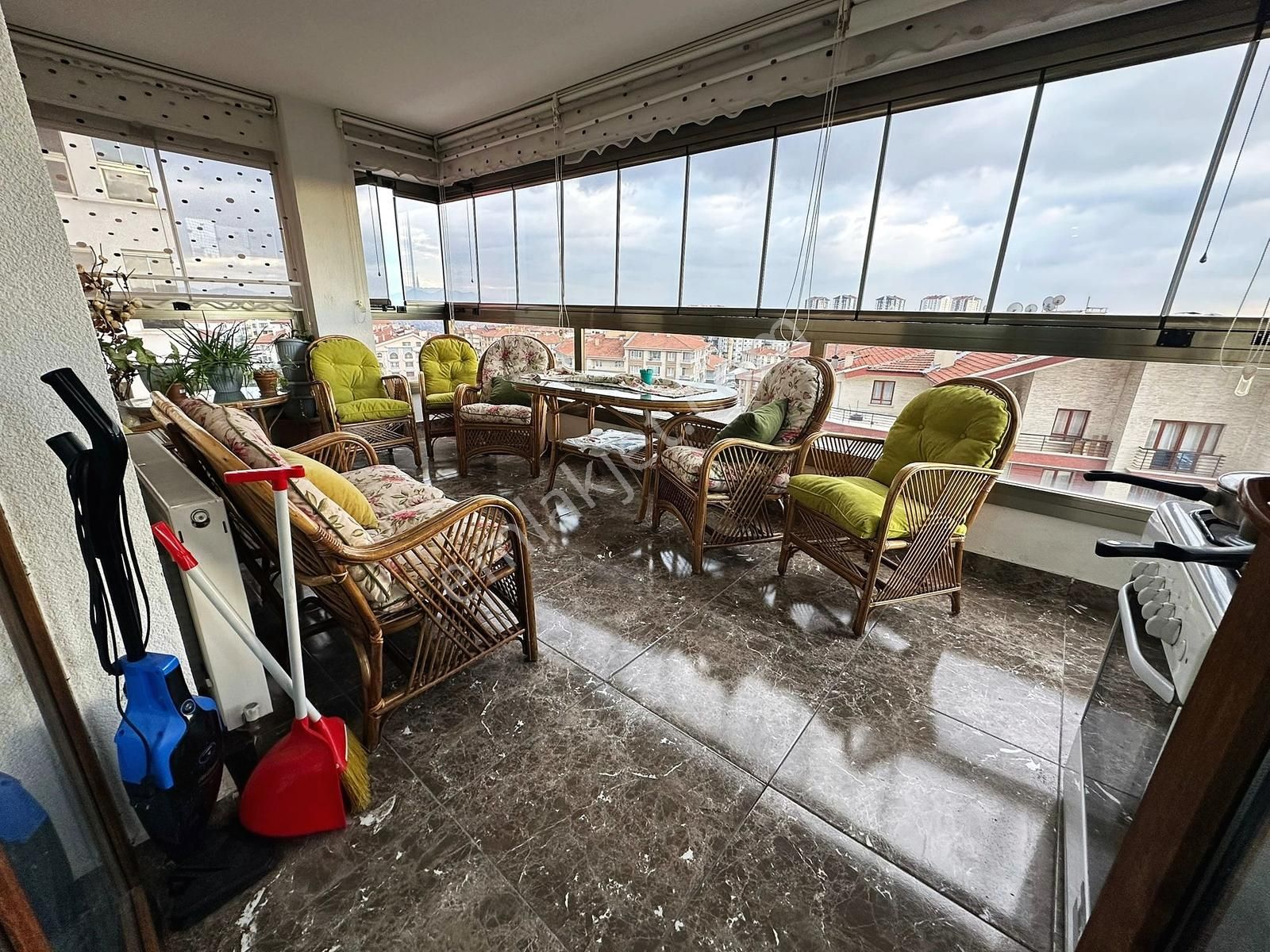 Kuşcağız Da Site İçerisin De Ebeveyn Banyolu Kilerli 3+1 Daire