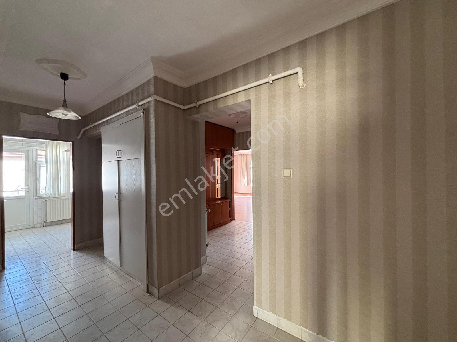 Barut Emlaktan Güney Cephe 125 M2 3 Cepheli 3+1 Daire 3. Kat - Görsel 15