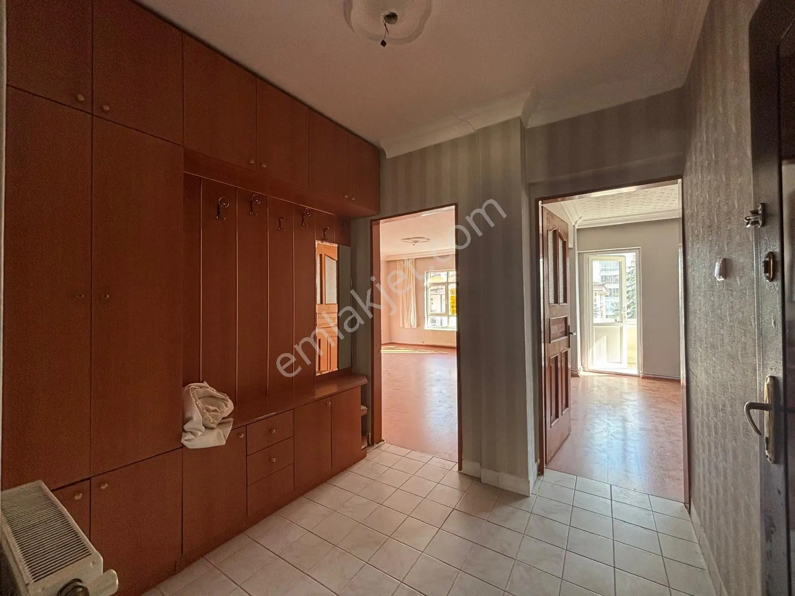 Barut Emlaktan Güney Cephe 125 M2 3 Cepheli 3+1 Daire 3. Kat - Görsel 4
