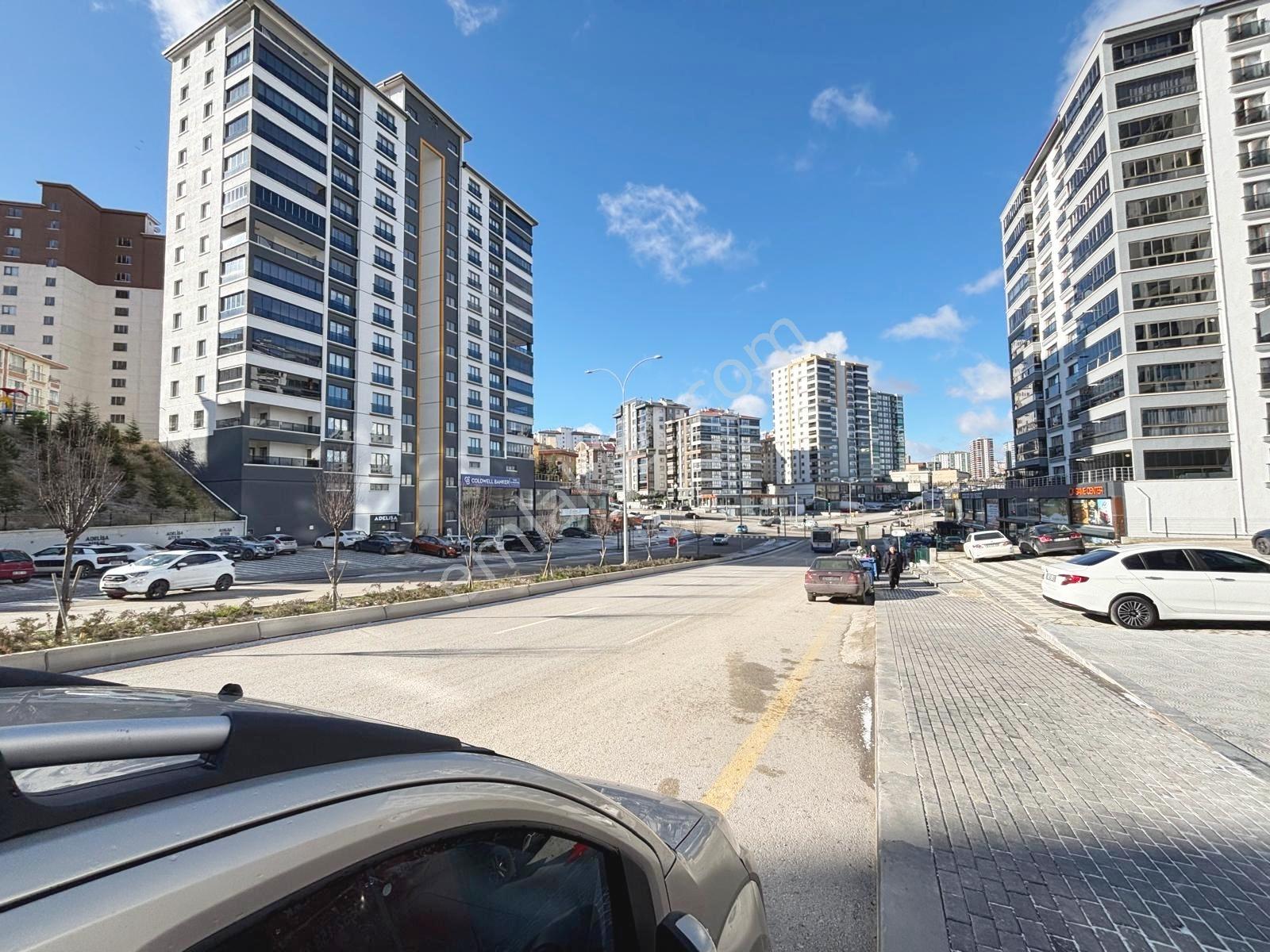 Barut Emlaktan 150 M2 Beylerbeyi Caddesi Üzerinde 6m Tavan - Görsel 3