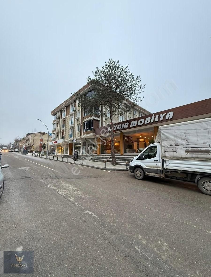 Aydınlı Merkez De Yatırımlık Geniş Kullanım Alanlı Satılık 3+1 - Görsel 2