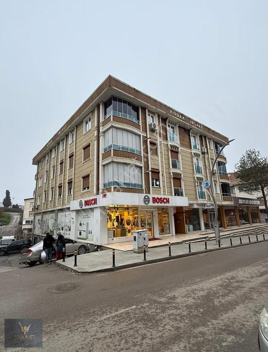 Aydınlı Merkez De Yatırımlık Geniş Kullanım Alanlı Satılık 3+1