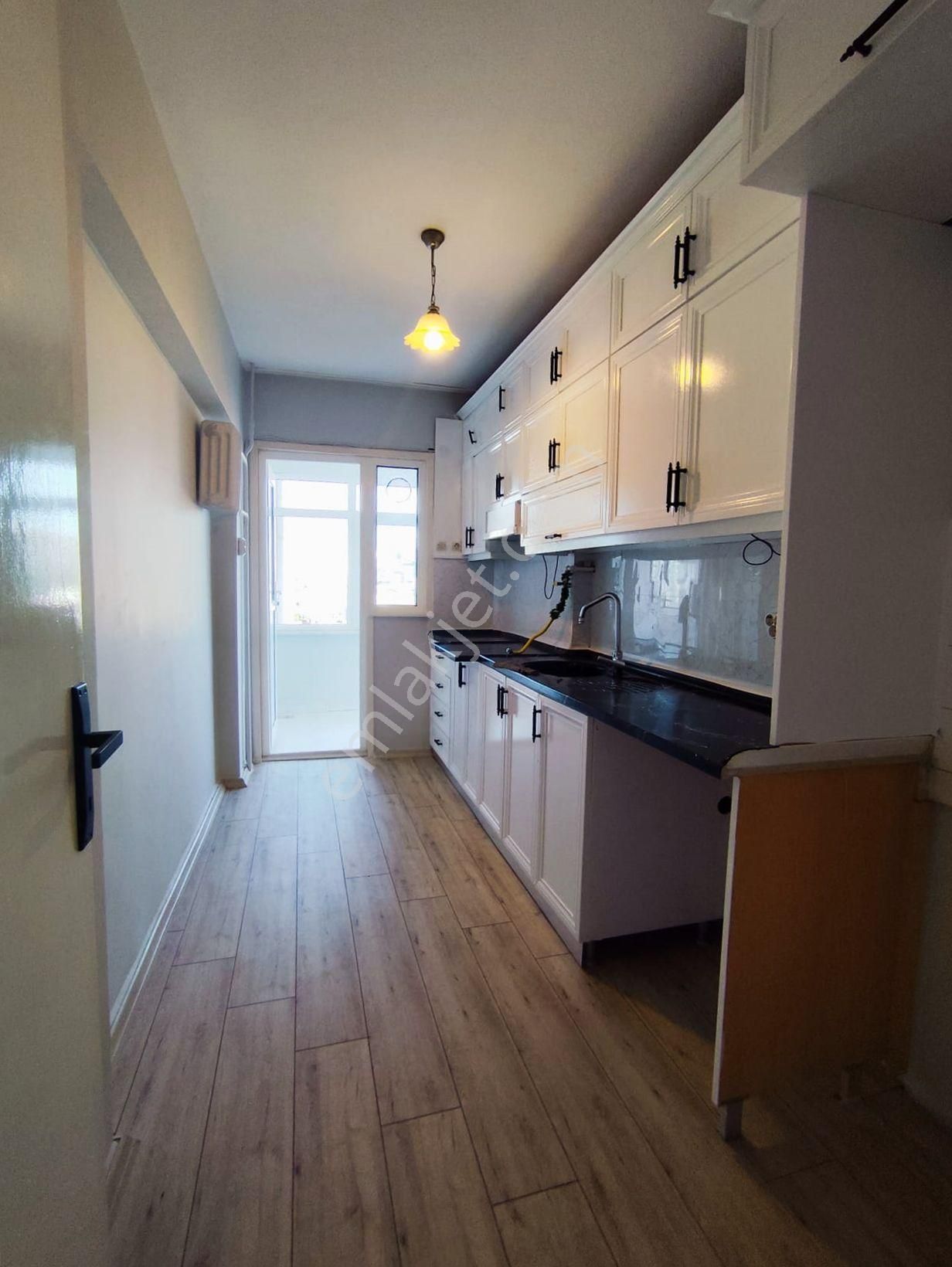 Mertcan Dan Yakakent Sitesinde Kapalı Balkonlu 3+1 Fırsat Kiralık - Görsel 14