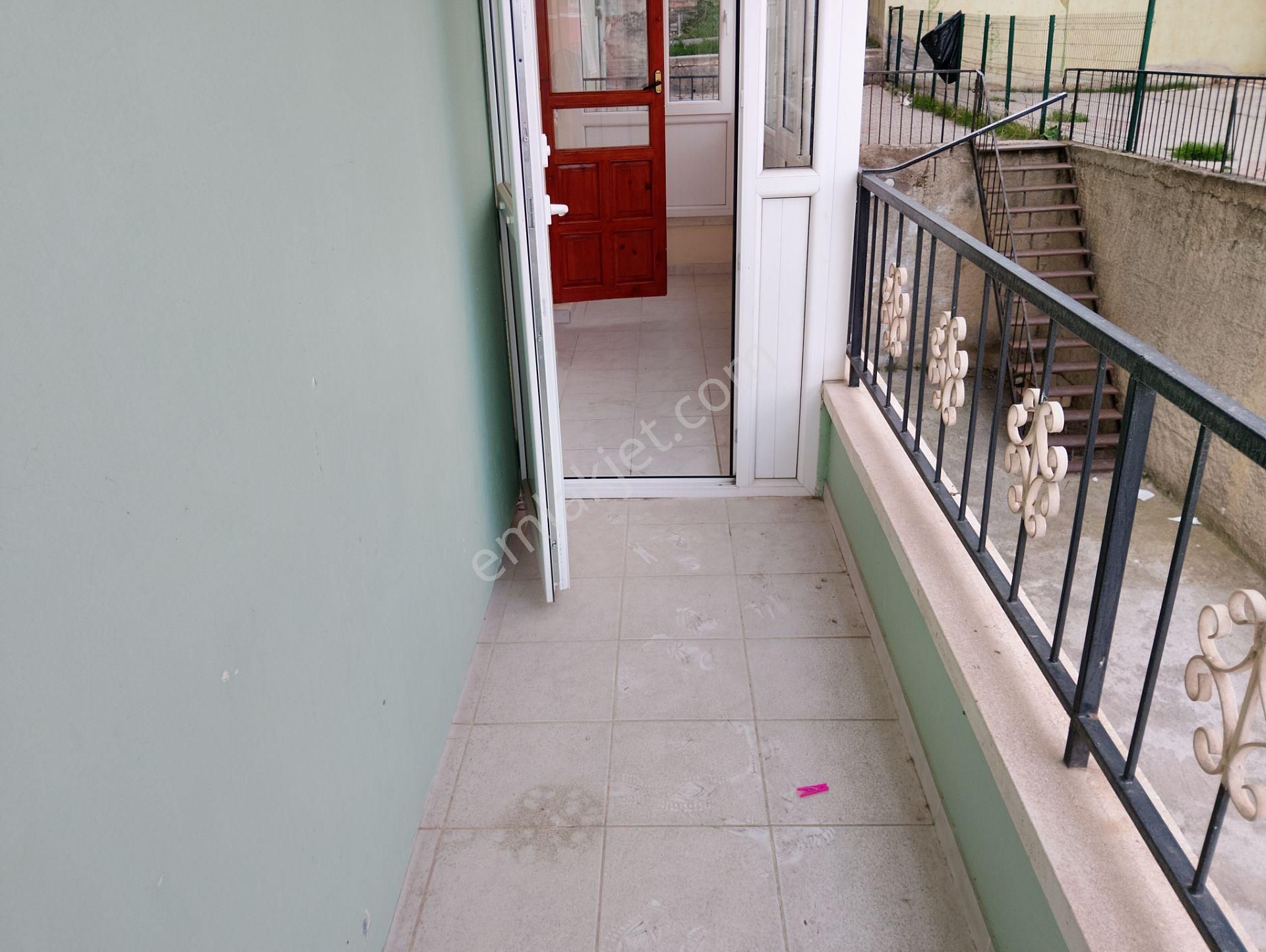 Keçiören Çaldıran Mahallesinde Cadde Üzeri Yapılı 3+1 - Görsel 3