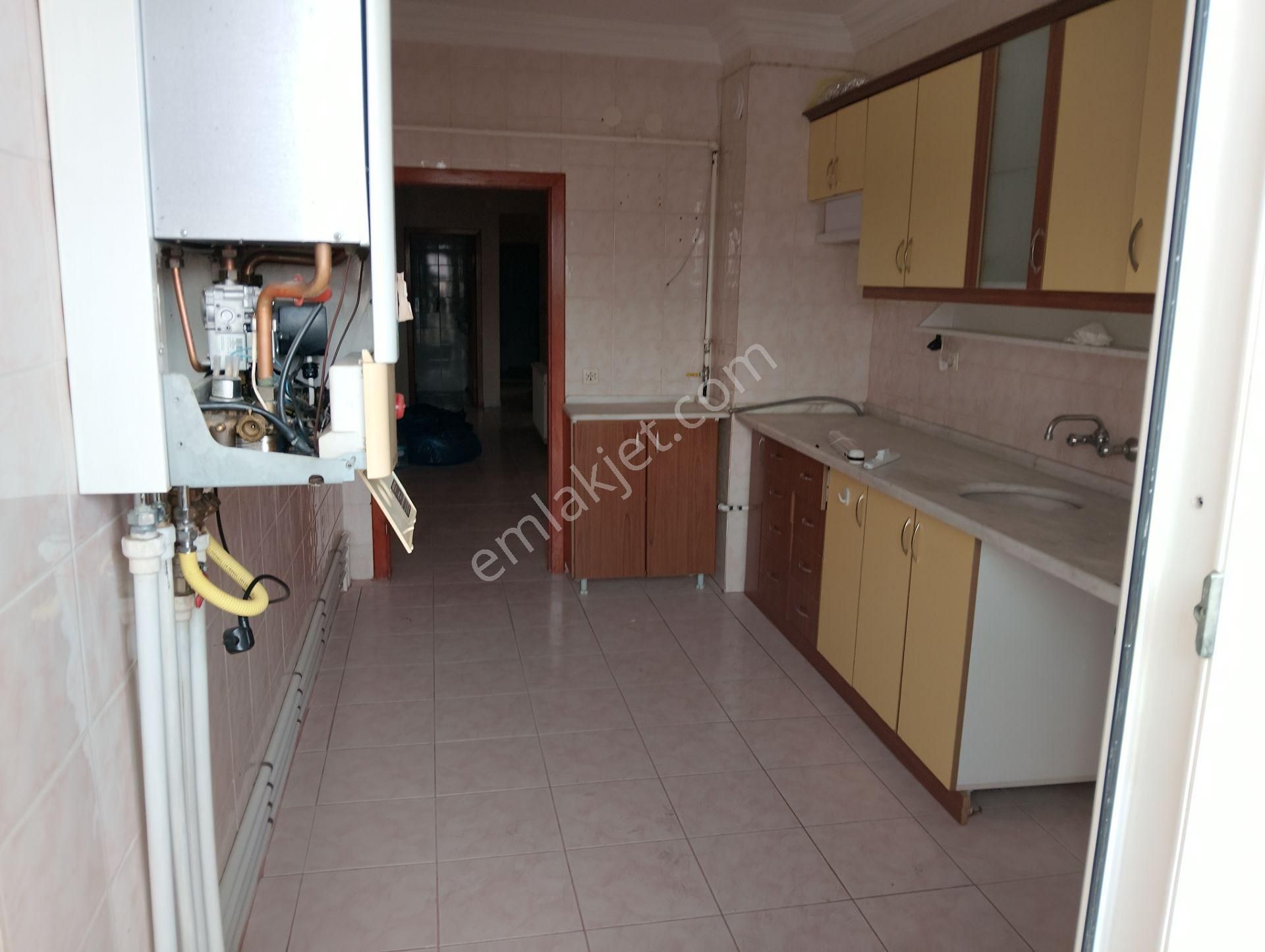 Keçiören Çaldıran Mahallesinde Cadde Üzeri Yapılı 3+1 - Görsel 10