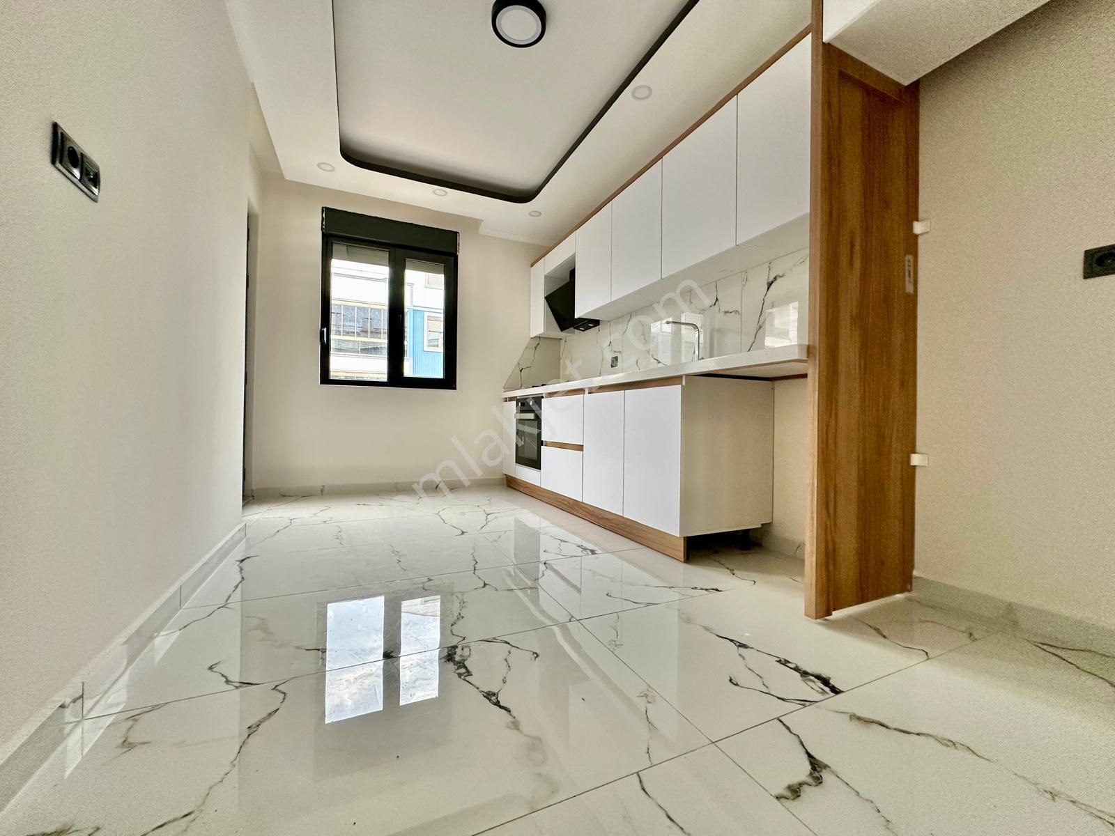 ꧁yetkili Ay Emlak'tan꧂akçay'da Kombili Ön Cephe Ayrı Mutfak Arakat Satılık 2+1 Geniş Lüks Daire - Görsel 2