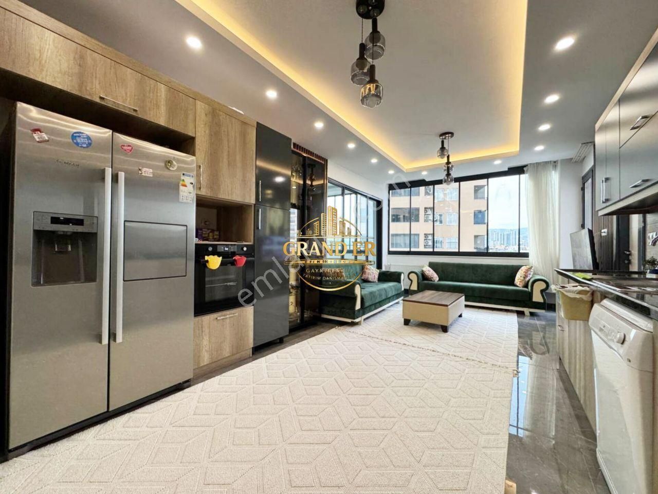 Mezitli Akdeniz Mah. Havuzlu Sitede Özel Tasarım 200 M² 4+1