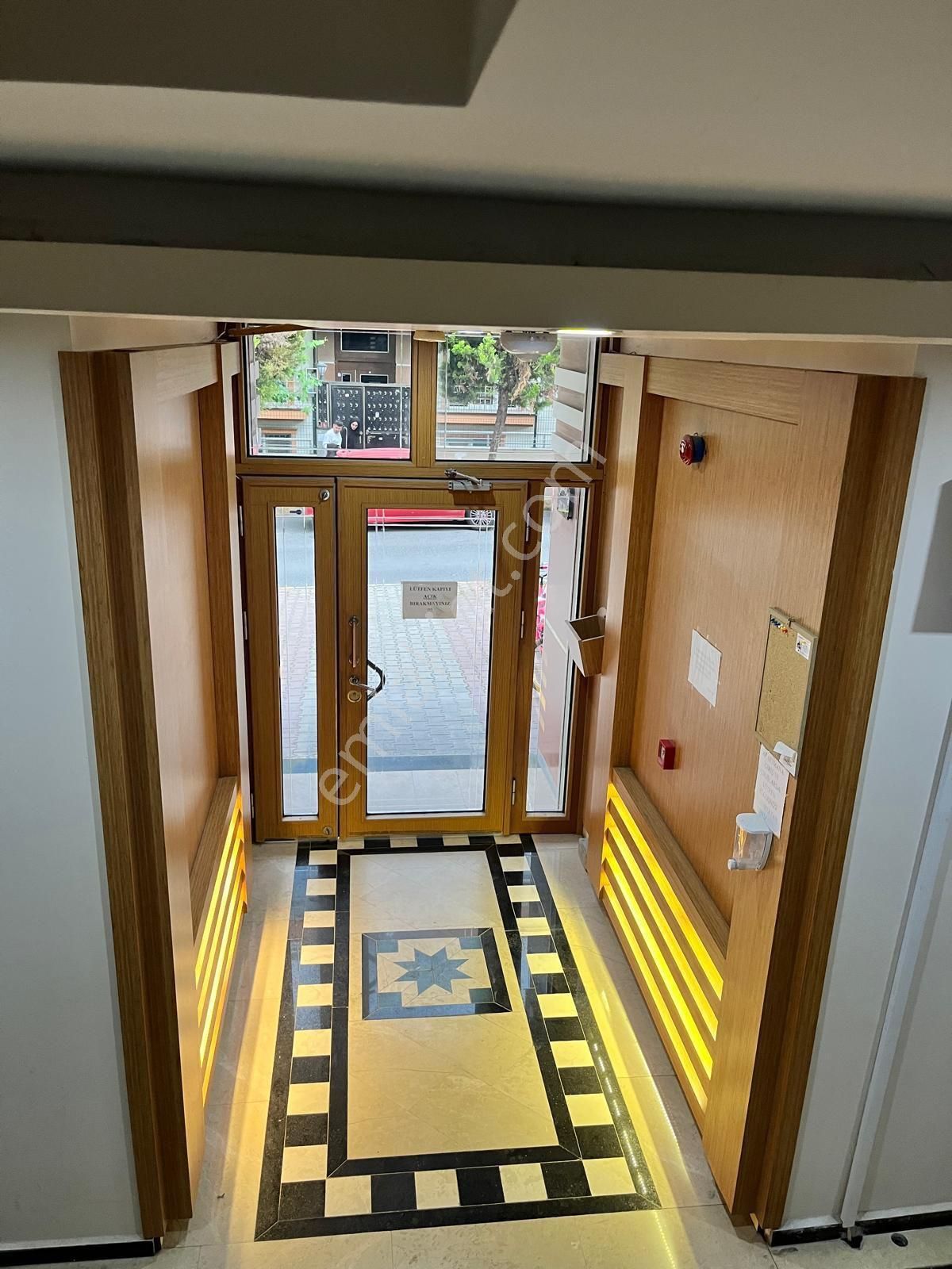 Kavaklı Merkezde Full Eşyalı 2+1 Daire