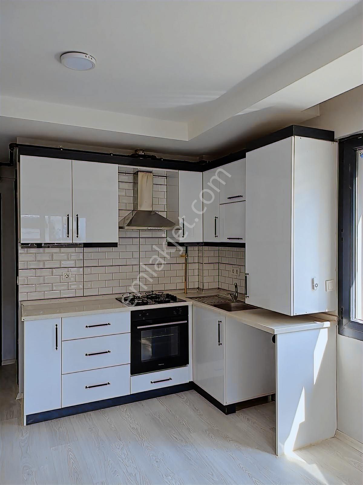 Kent Gayrimenkul'den Kiralık 1+1 Mükemmel Daire