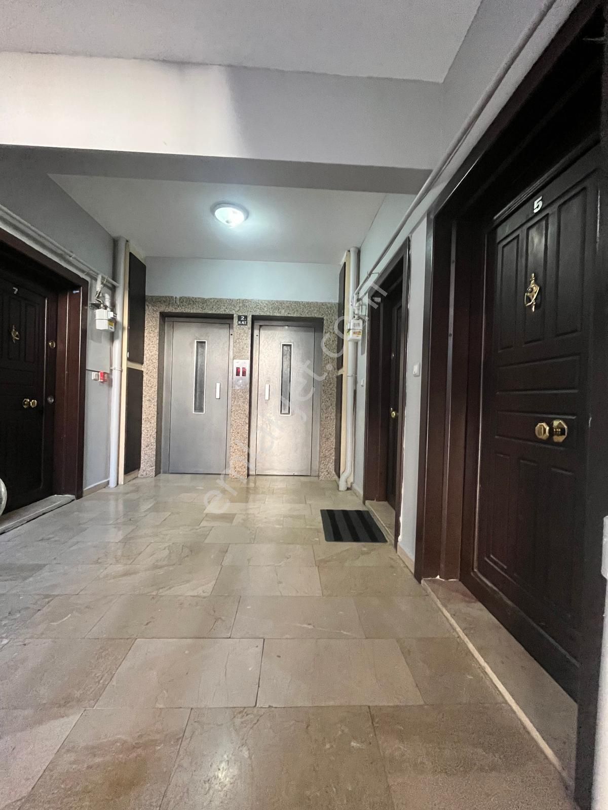 Bauhausun Hemen Arkasi Metrobüse Yürüme Mesafesi 1+1 Full Eşyalı Kiralik