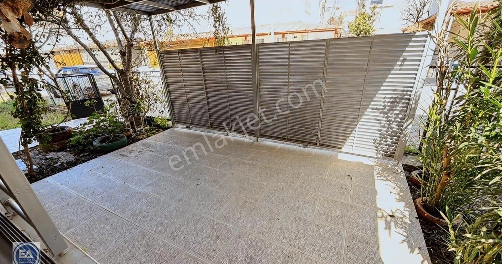 Kuşadası Davutlarda Denize 300 Metre 4+1 Eşyalı Bahçeli Yazlık - Görsel 9