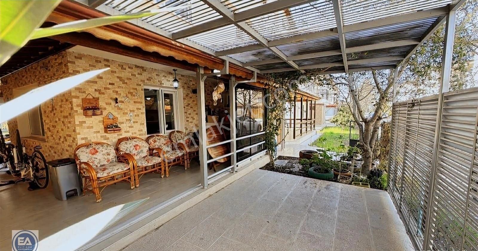 Kuşadası Davutlarda Denize 300 Metre 4+1 Eşyalı Bahçeli Yazlık - Görsel 8