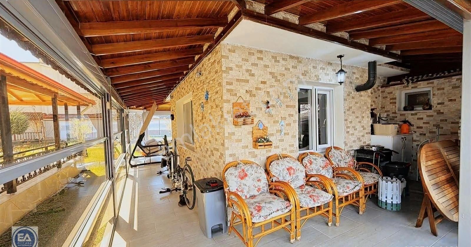 Kuşadası Davutlarda Denize 300 Metre 4+1 Eşyalı Bahçeli Yazlık - Görsel 13