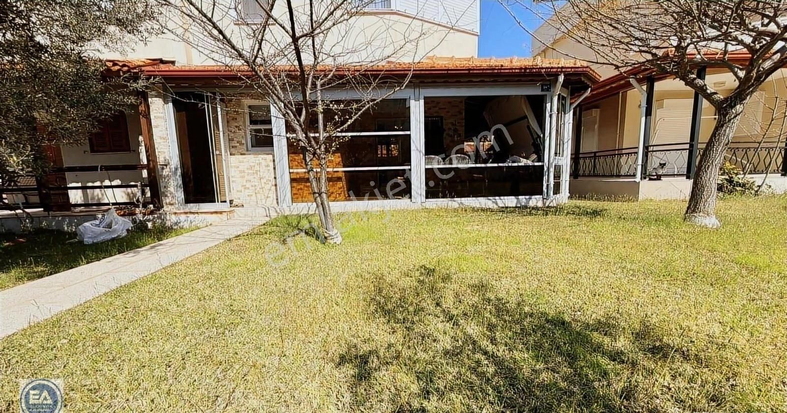 Kuşadası Davutlarda Denize 300 Metre 4+1 Eşyalı Bahçeli Yazlık - Görsel 16