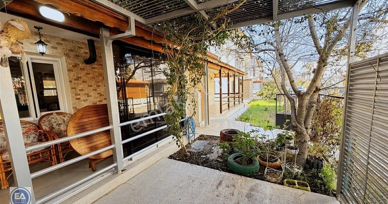 Kuşadası Davutlarda Denize 300 Metre 4+1 Eşyalı Bahçeli Yazlık - Görsel 10