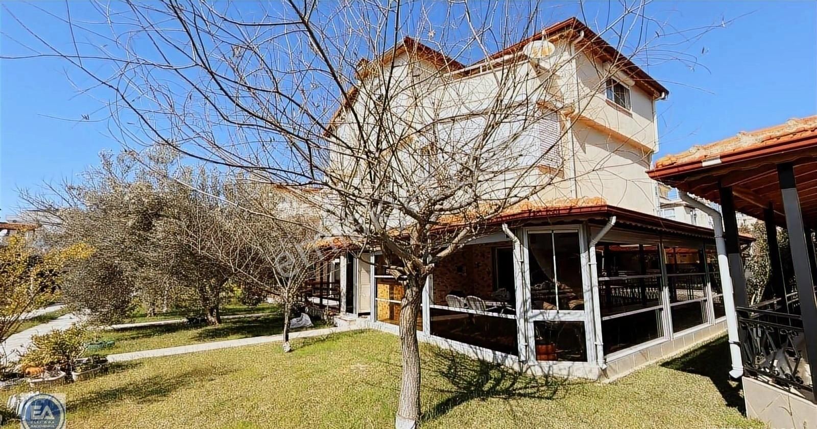 Kuşadası Davutlarda Denize 300 Metre 4+1 Eşyalı Bahçeli Yazlık - Görsel 32