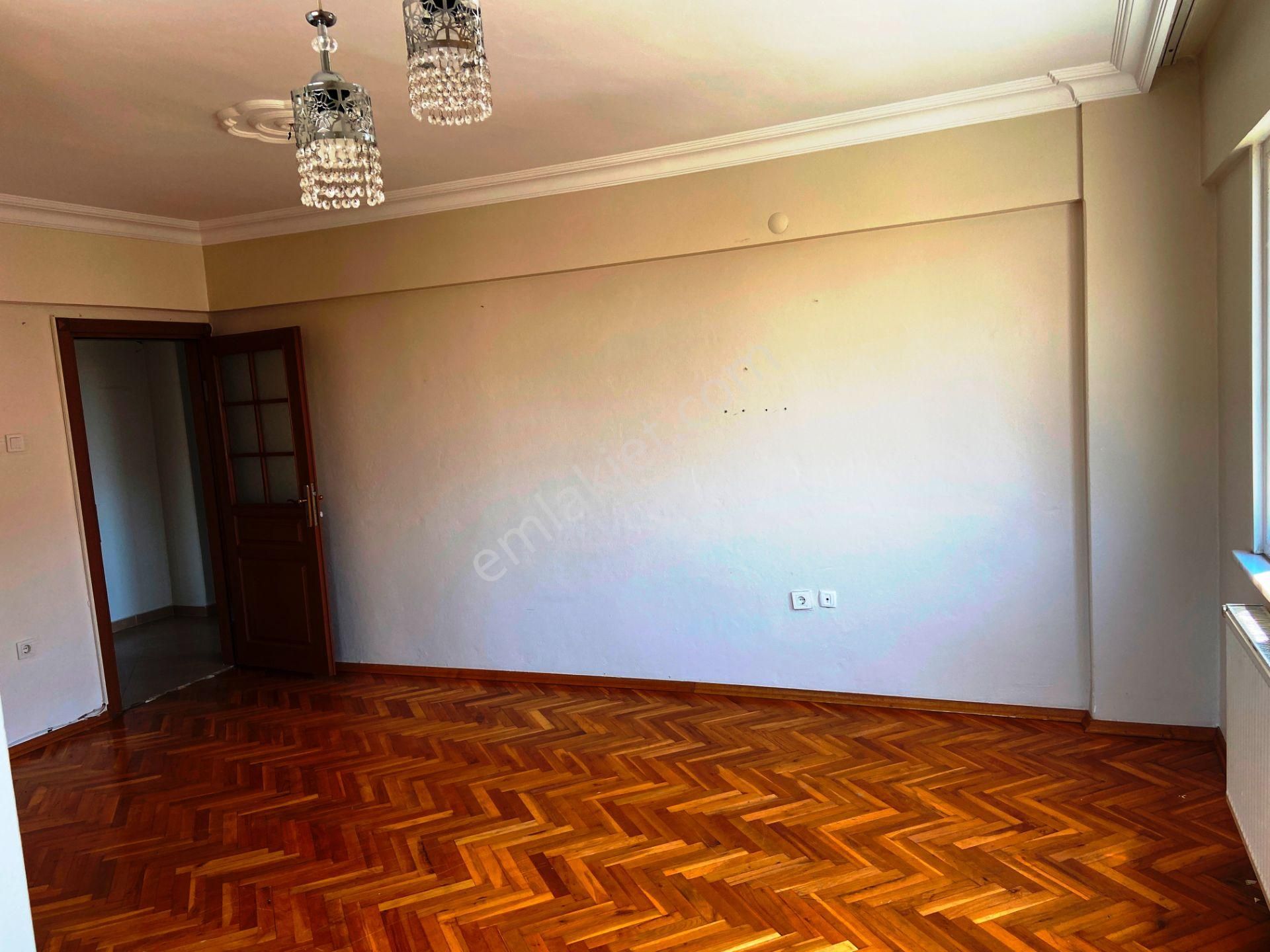 Çevik 'ten İçerenköyde Kiralık 2+1 Daire. - Görsel 6