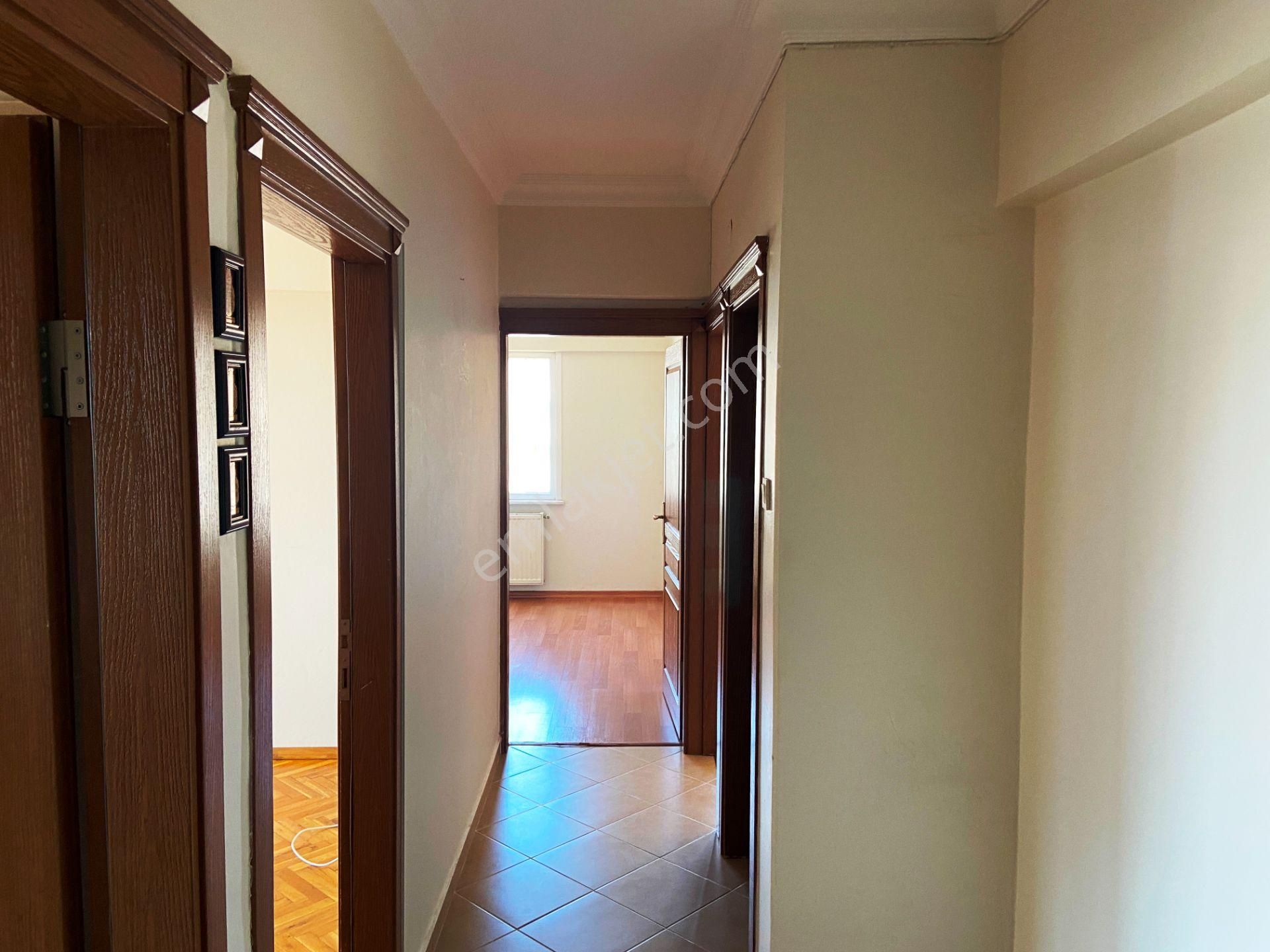 Çevik 'ten İçerenköyde Kiralık 2+1 Daire. - Görsel 7