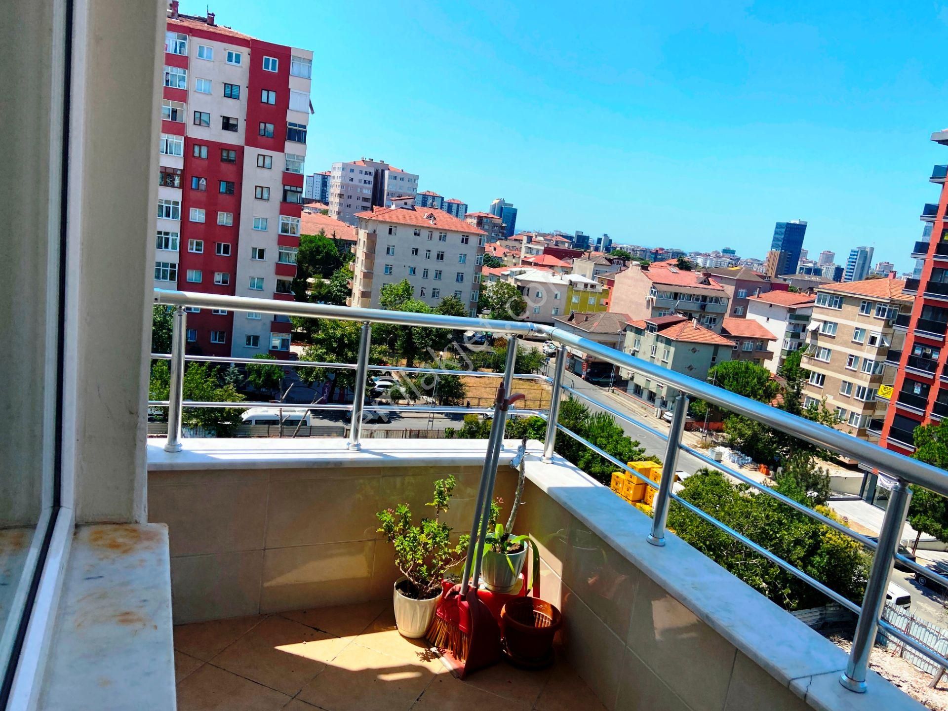 Çevik 'ten İçerenköyde Kiralık 2+1 Daire. - Görsel 13