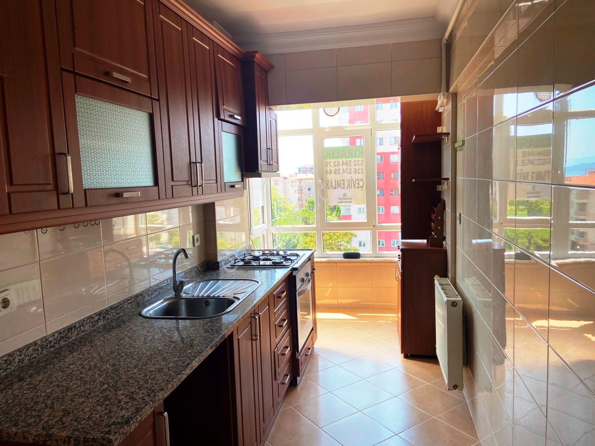 Çevik 'ten İçerenköyde Kiralık 2+1 Daire. - Görsel 17