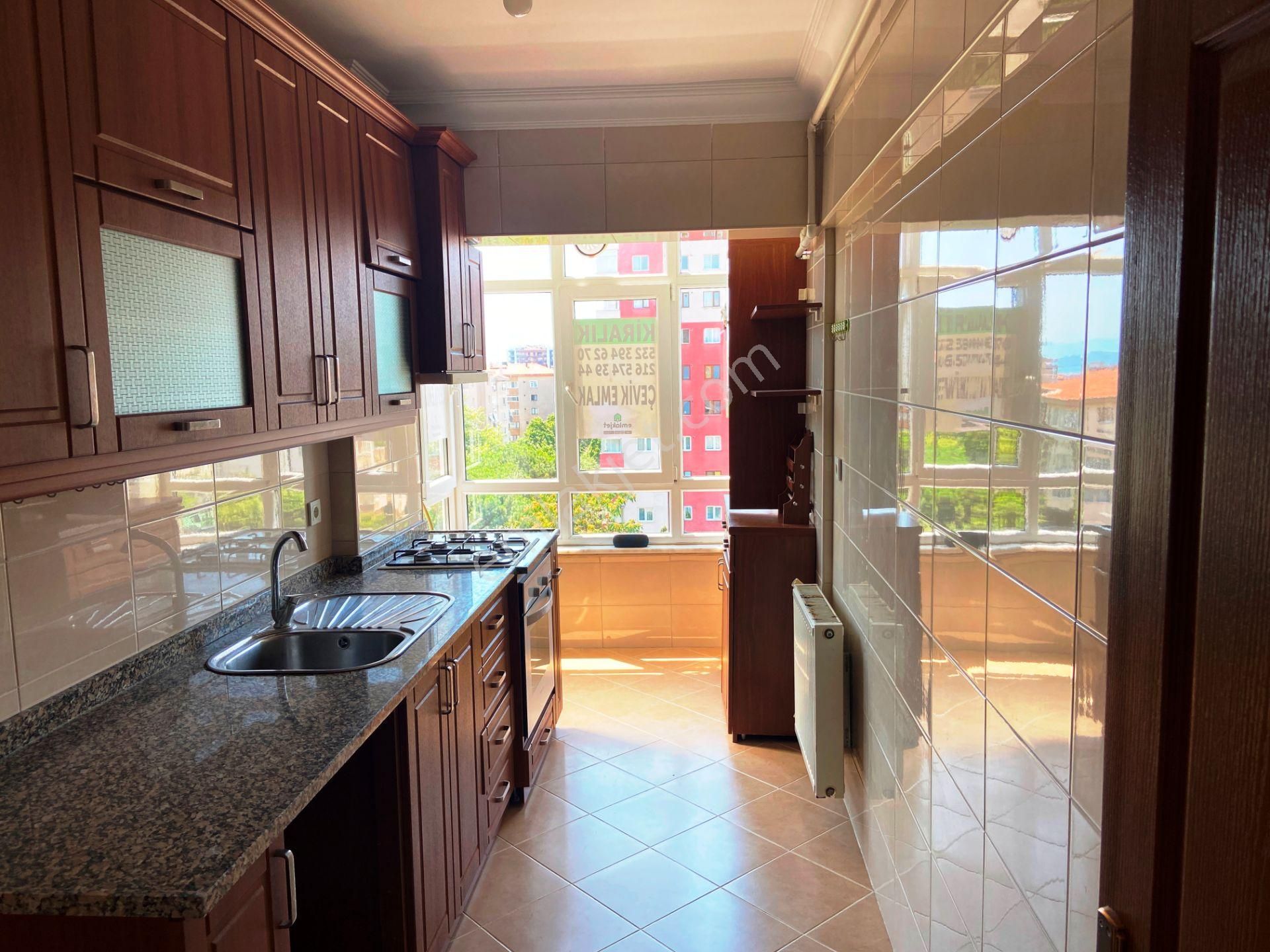 Çevik 'ten İçerenköyde Kiralık 2+1 Daire. - Görsel 15