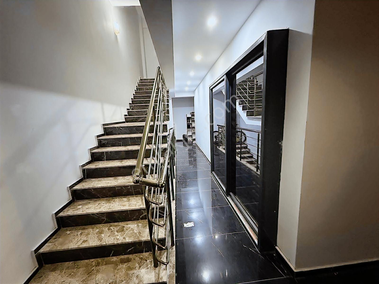 Kuşadası Davutlar Merkezde 2+1 Ferah Ve Uygun Fiyatlı - Görsel 30