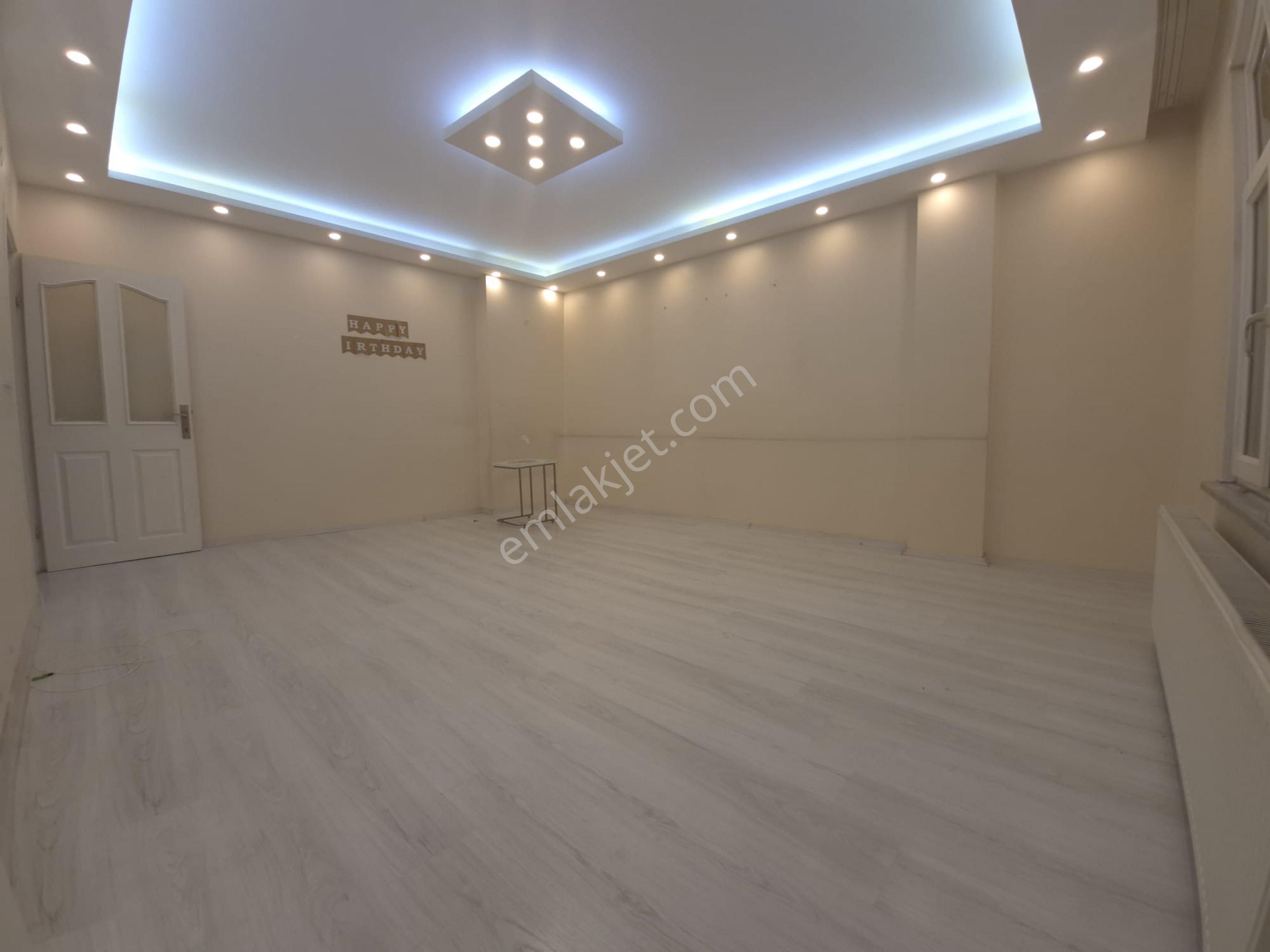 Karadeniz Mah 3+1 130 M2 5. Kat Temiz Tramvaya Yakın Kiralık Daire Asansör Yok