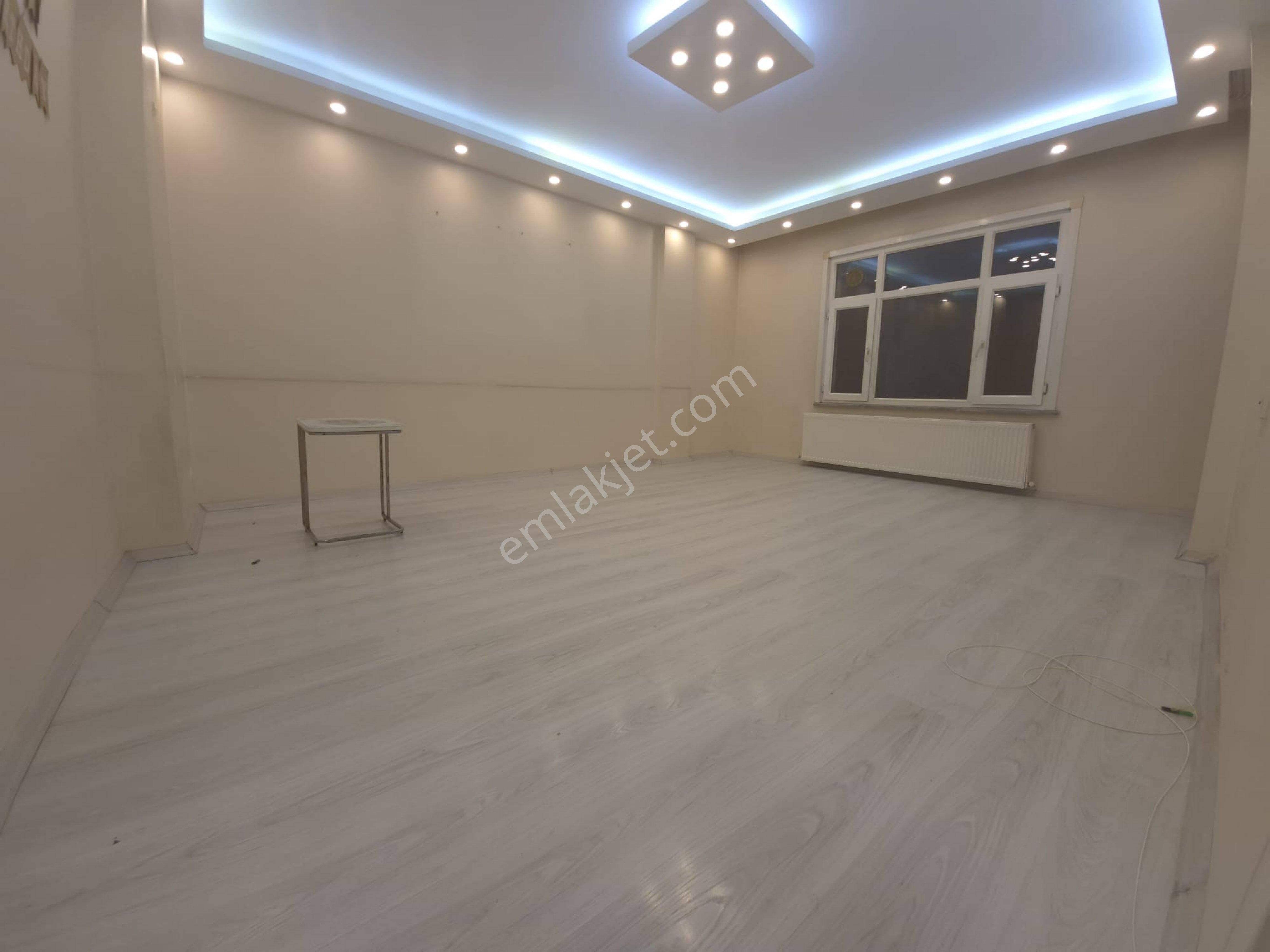 Karadeniz Mah 3+1 130 M2 5. Kat Temiz Tramvaya Yakın Kiralık Daire Asansör Yok - Görsel 5