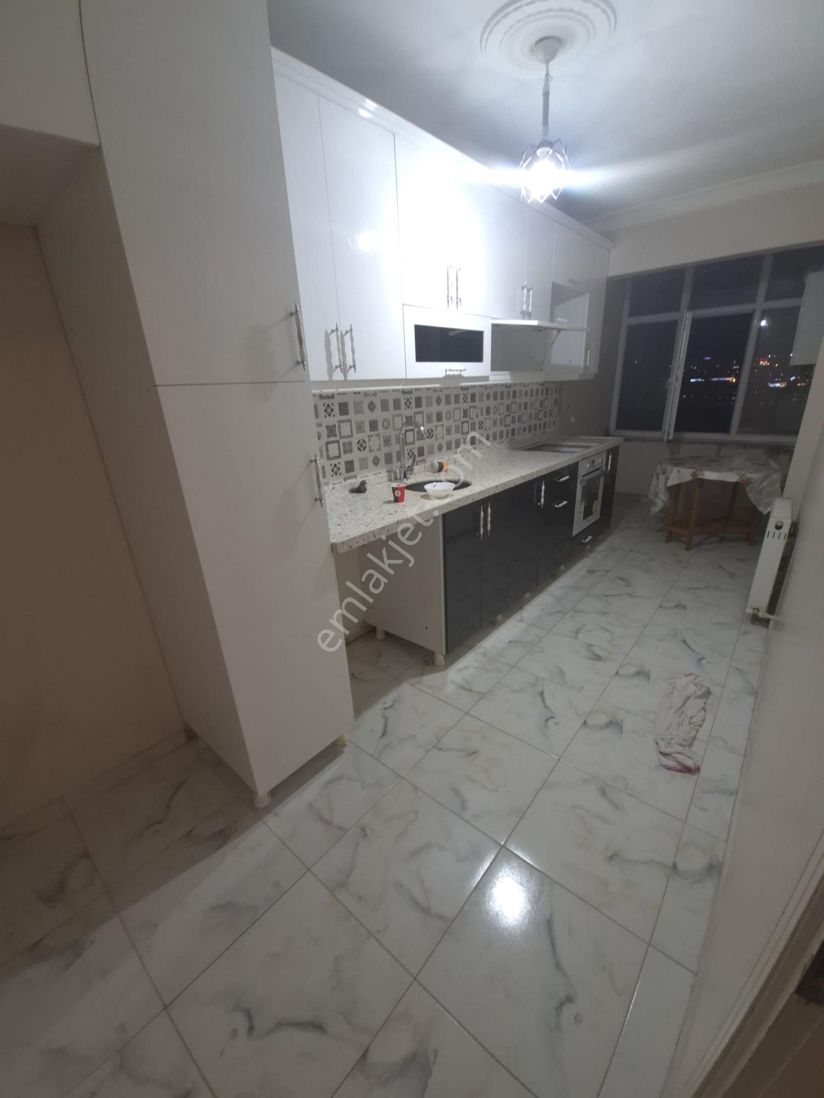 Karadeniz Mah 3+1 130 M2 5. Kat Temiz Tramvaya Yakın Kiralık Daire Asansör Yok - Görsel 10