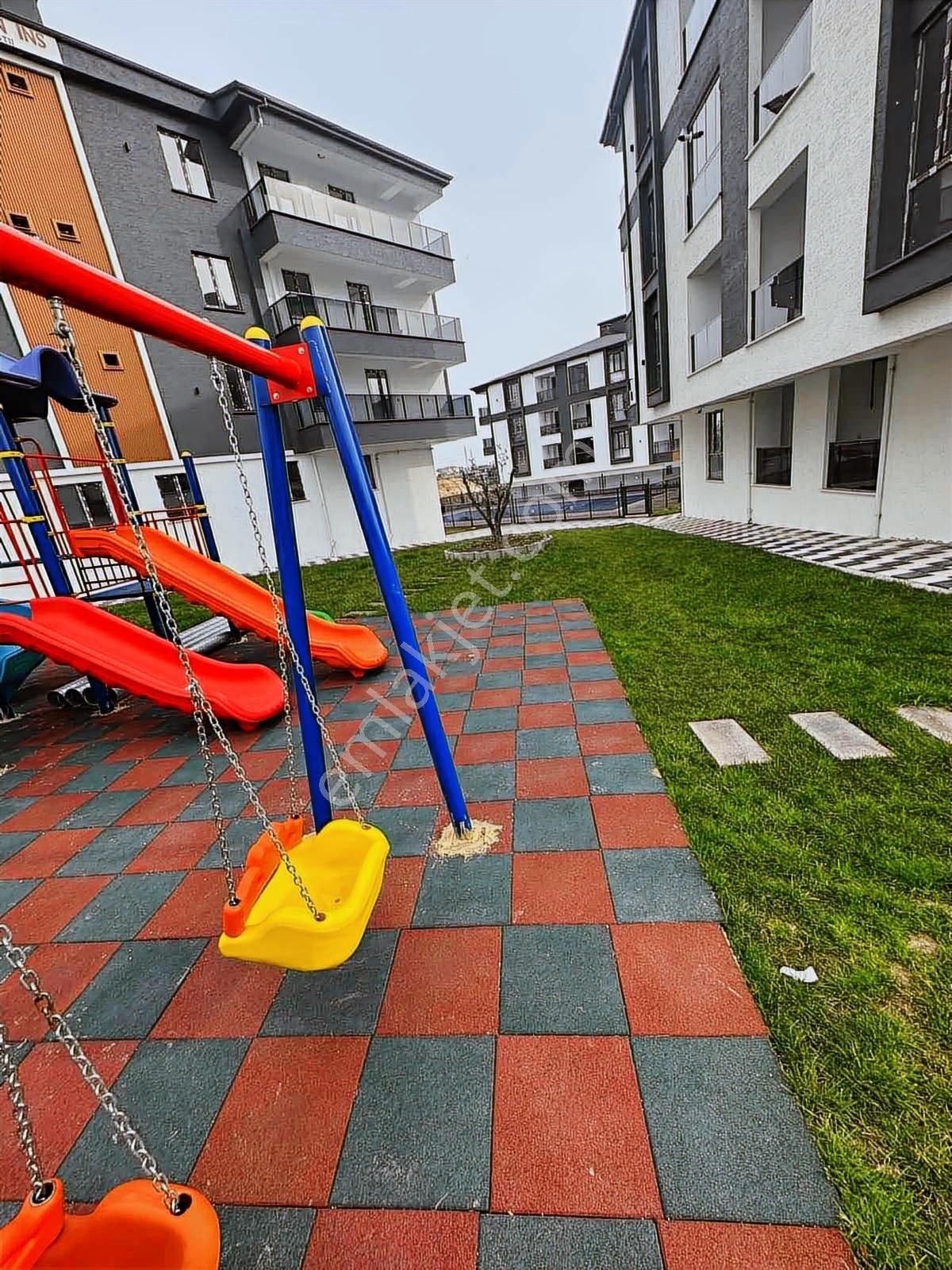 Rumeli Mahallesin De Havuzlu Site İçi Yatay Mimari 3+1 Daire