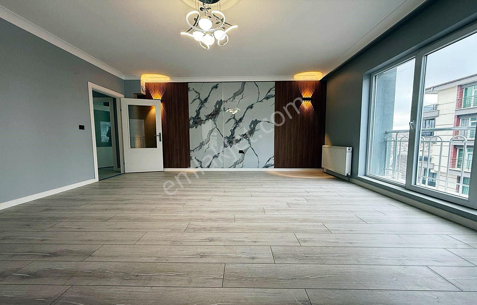 Kuşcağız Da Ön Cephe Lüx Yapılı Asansörlü 3+1 Satılık Daire