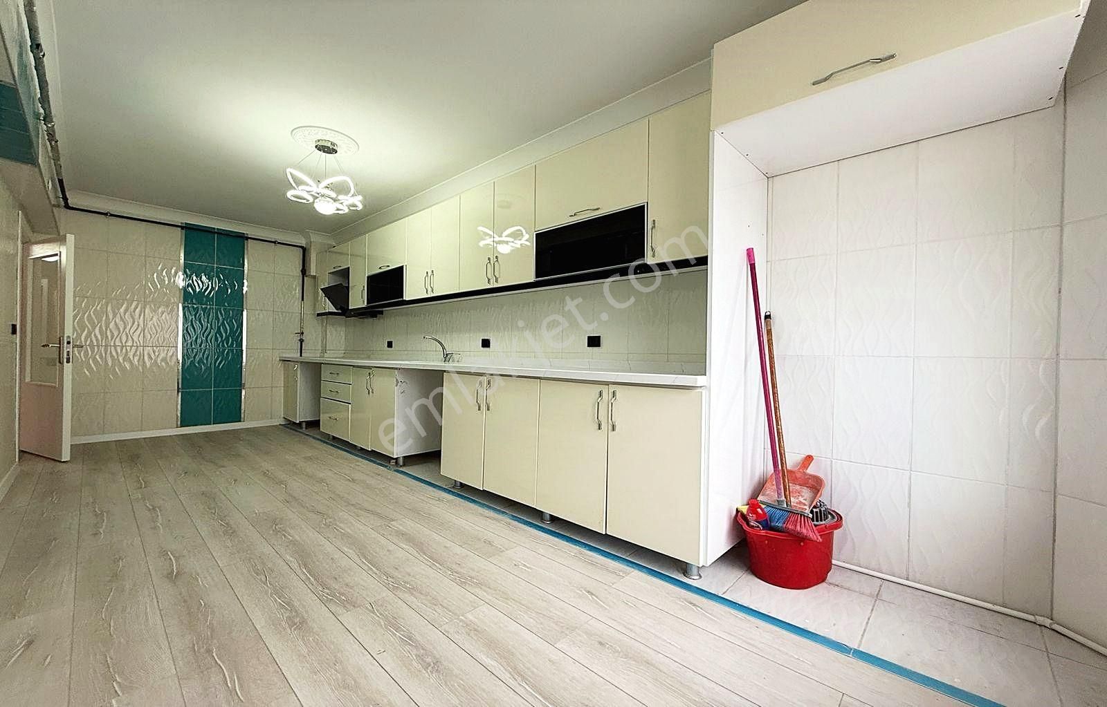 Kuşcağız Da Ön Cephe Lüx Yapılı Asansörlü 3+1 Satılık Daire - Görsel 2