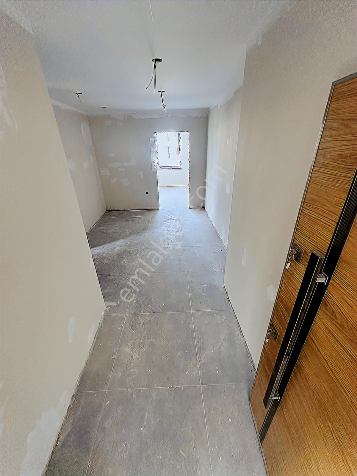 Mükemmel Konumda Deniz Manzaralı Satılık 2+0 Daire - Görsel 17